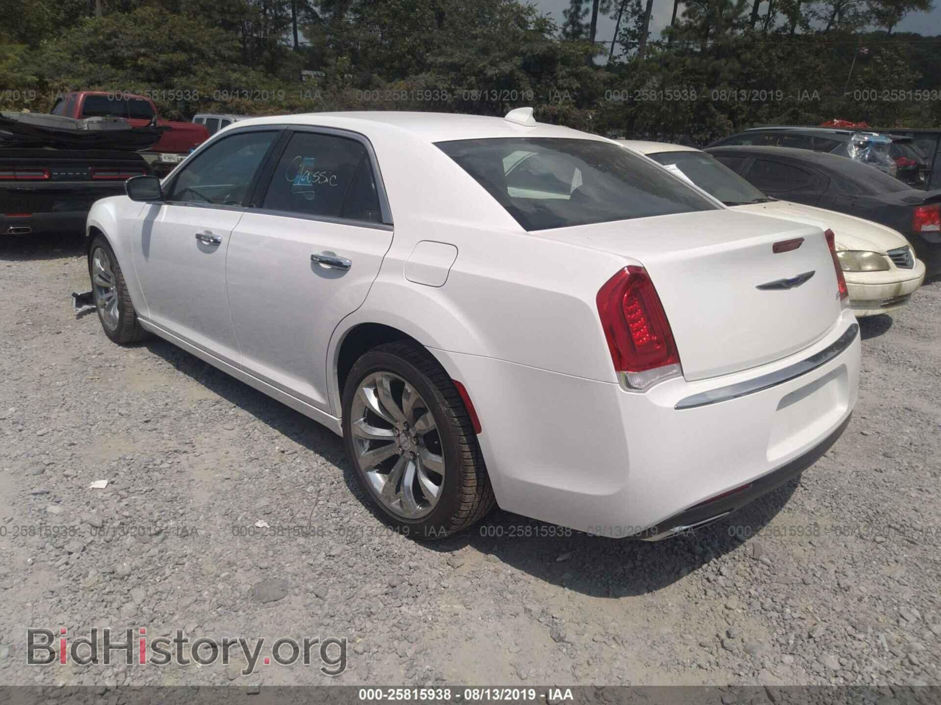 2019 CHRYSLER 300 - VIN: 2C3CCAEG9KH687207 - Фото 3