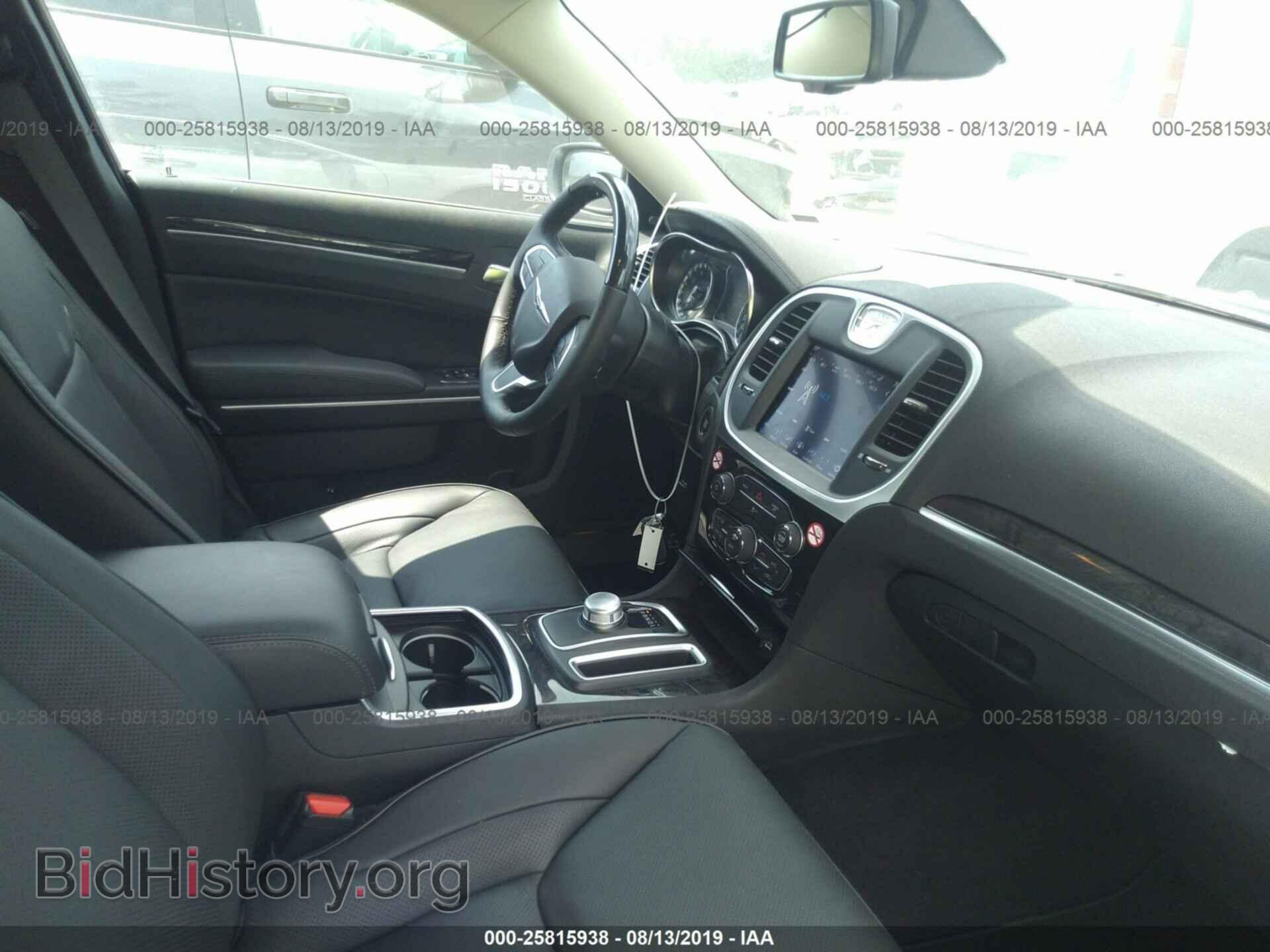 2019 CHRYSLER 300 - VIN: 2C3CCAEG9KH687207 - Фото 5