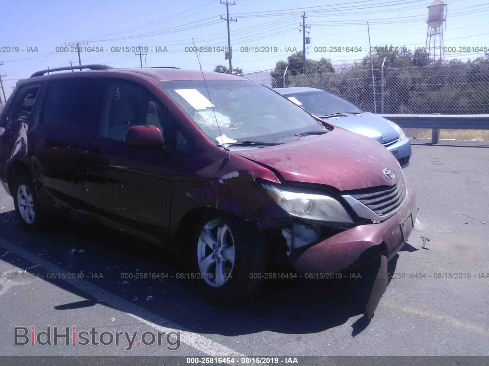 Photo 5TDKK3DC8DS309176 - TOYOTA SIENNA 2013