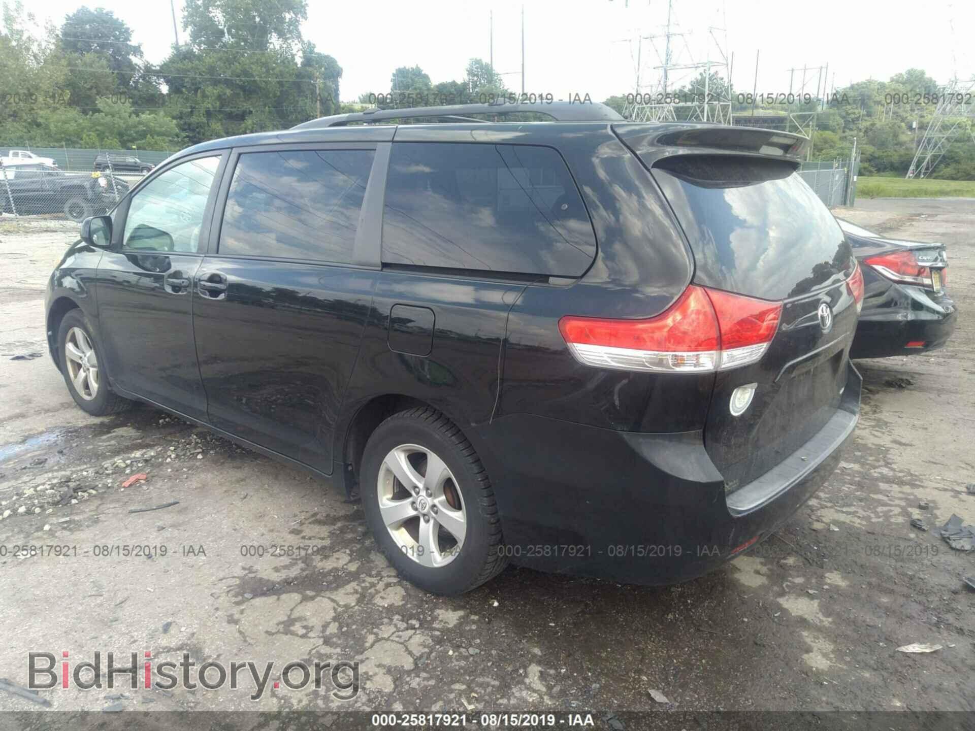 2011 TOYOTA SIENNA - VIN: 5TDKK3DC8BS048788 - Фото 3