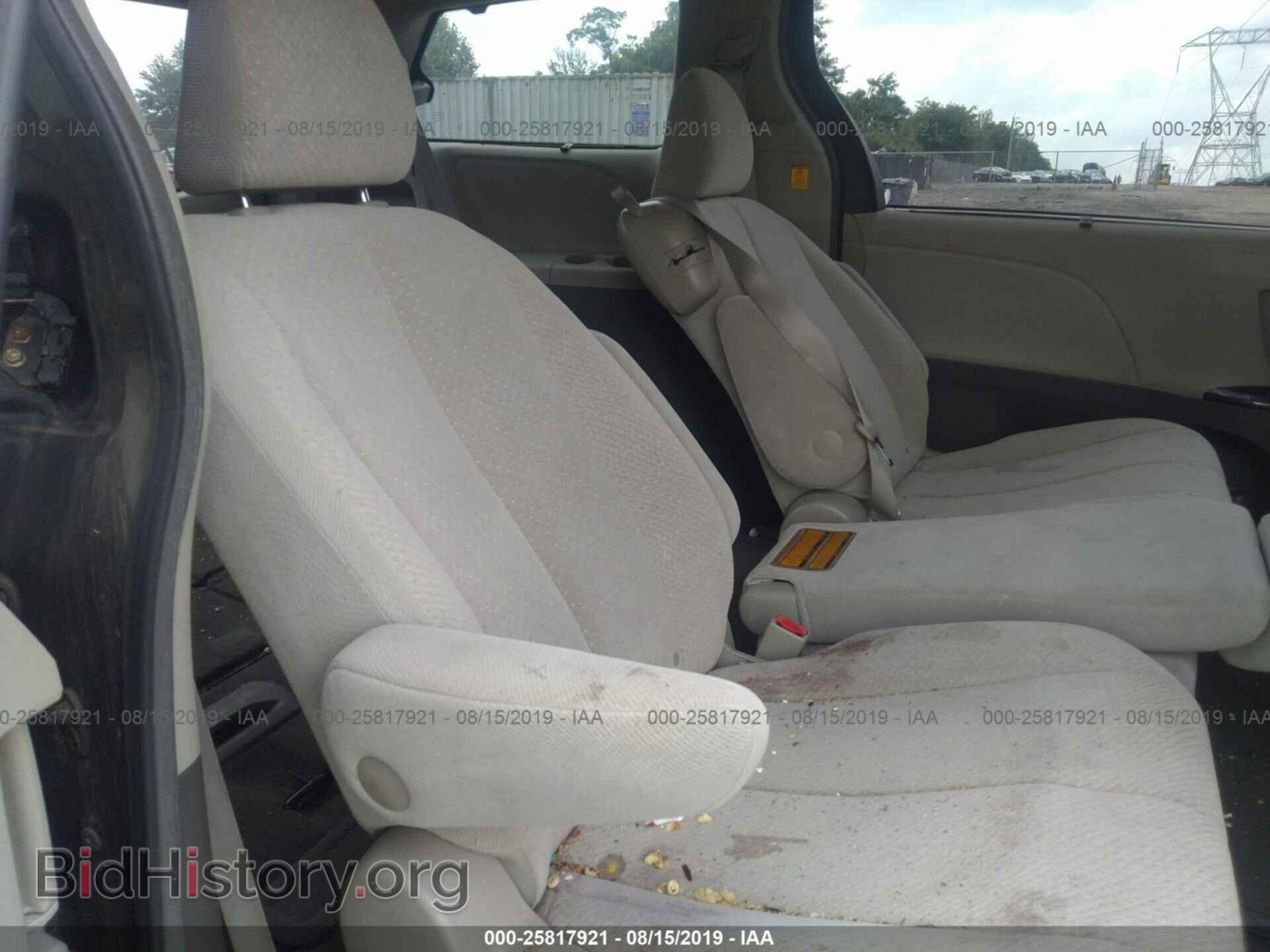 2011 TOYOTA SIENNA - VIN: 5TDKK3DC8BS048788 - Фото 8