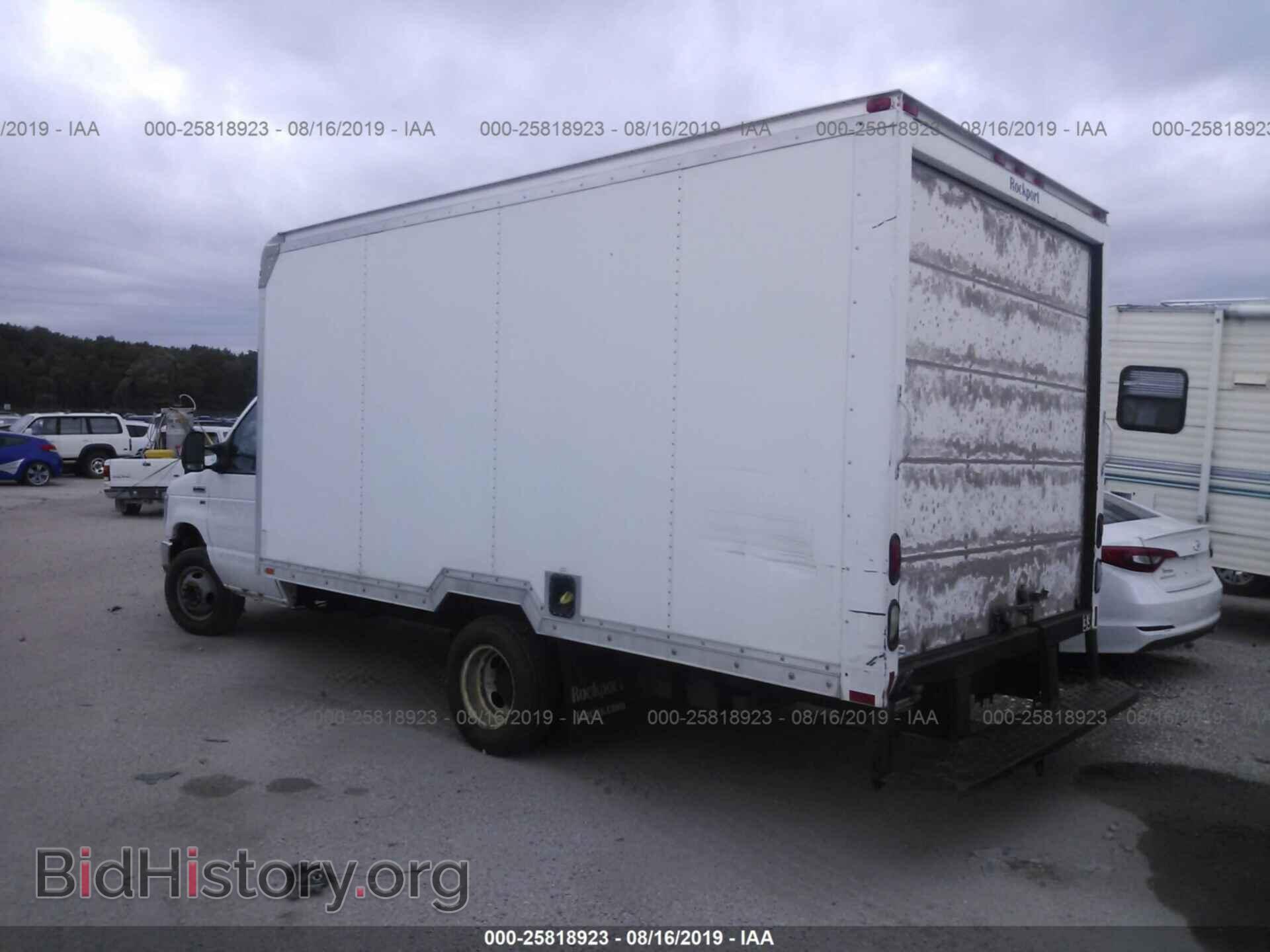 2011 FORD ECONOLINE - VIN: 1FDWE3FL8BDA05744 - Фото 3