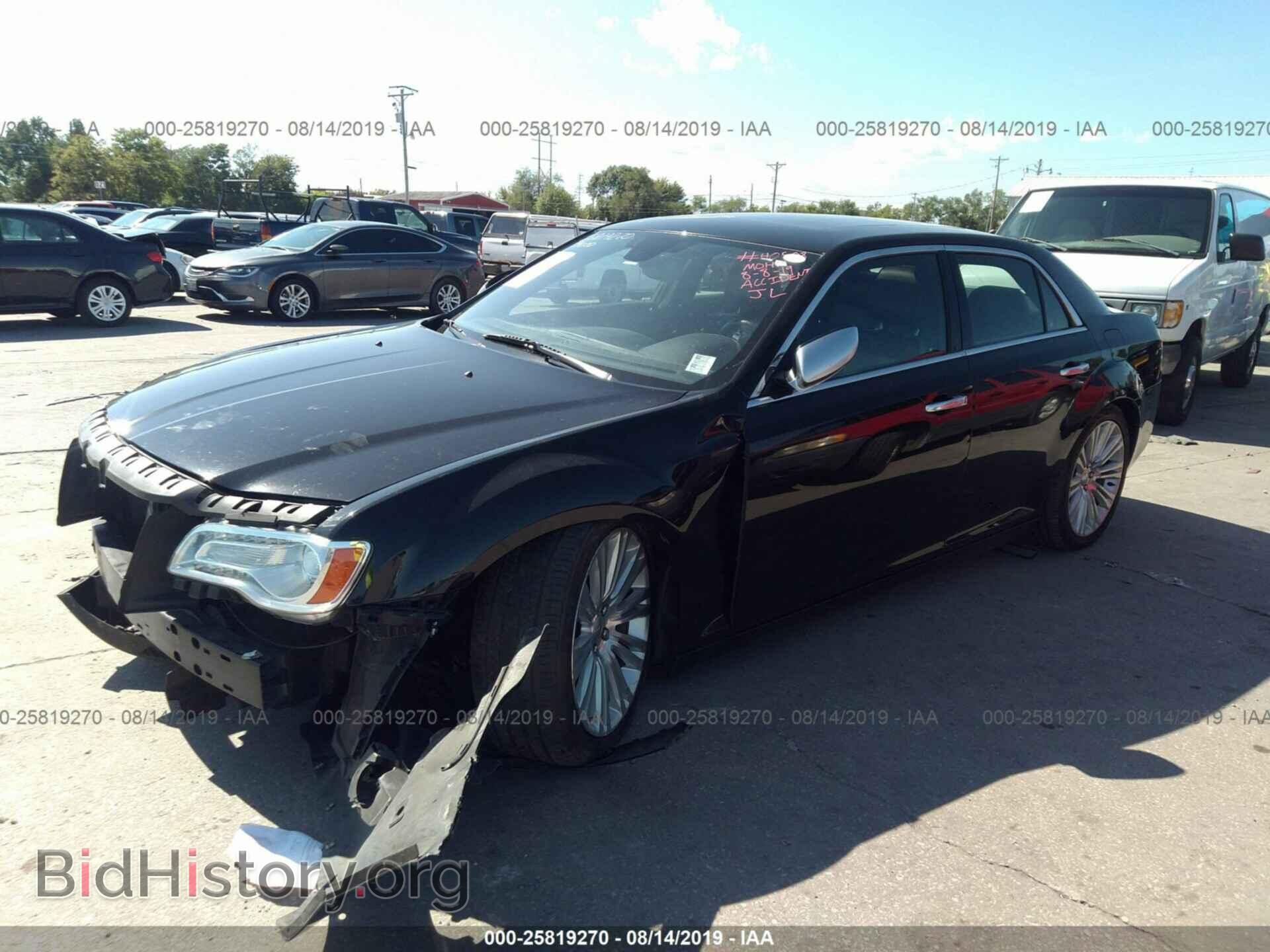 2012 CHRYSLER 300C - VIN: 2C3CCAPT9CH229050 - Фото 2