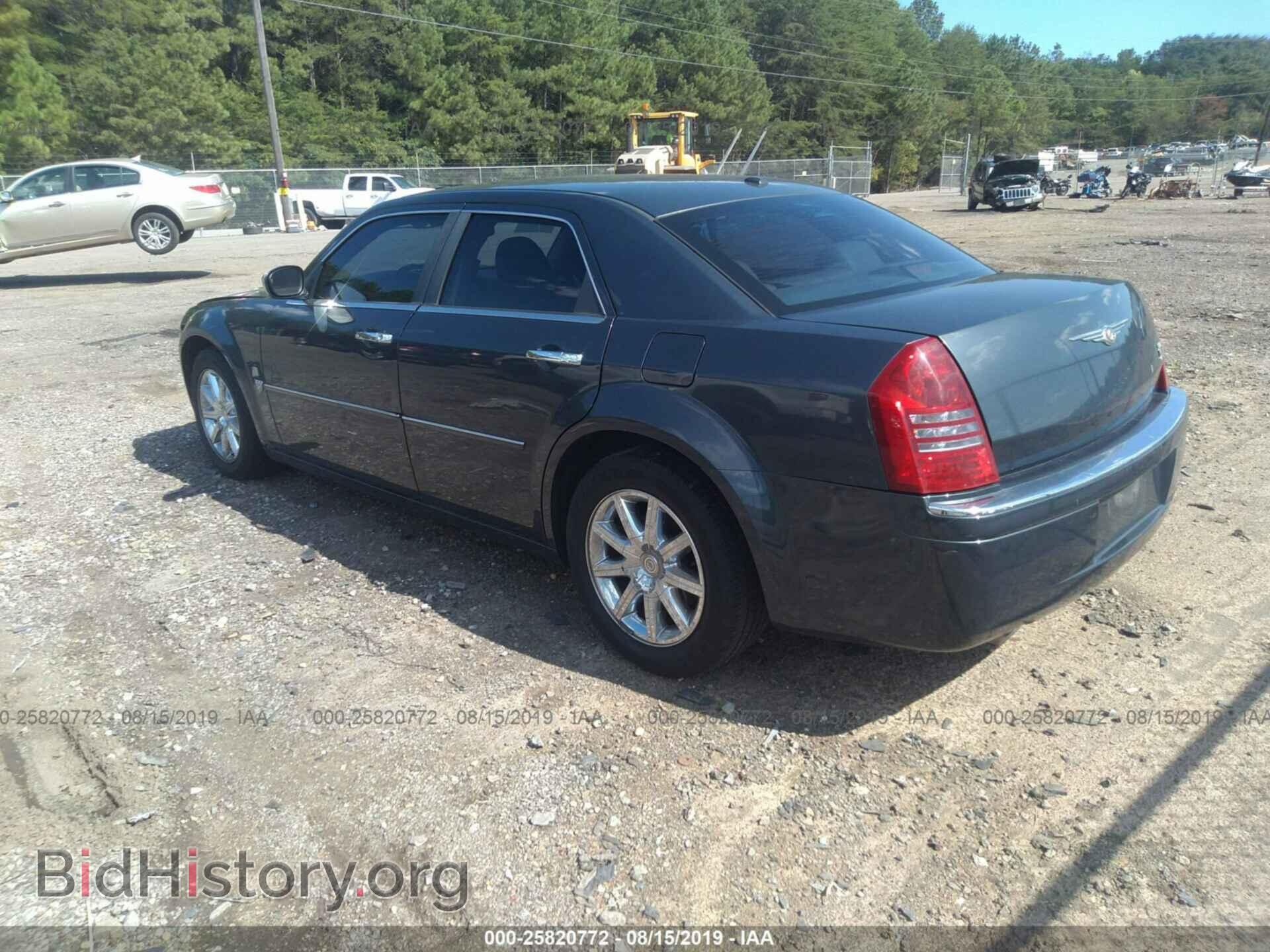 2007 CHRYSLER 300C - VIN: 2C3KA63H67H855502 - Фото 3