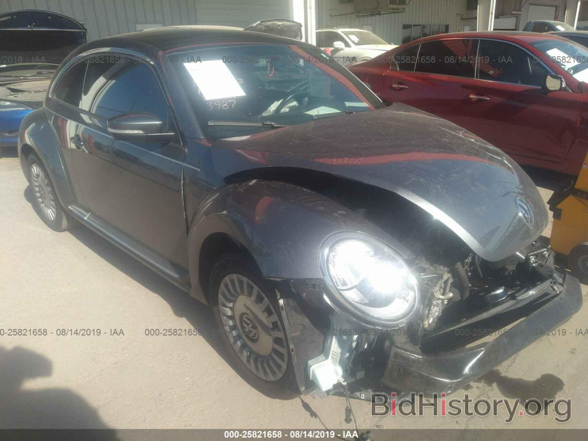 Photo 3VWJP7ATXDM683987 - VOLKSWAGEN BEETLE 2013