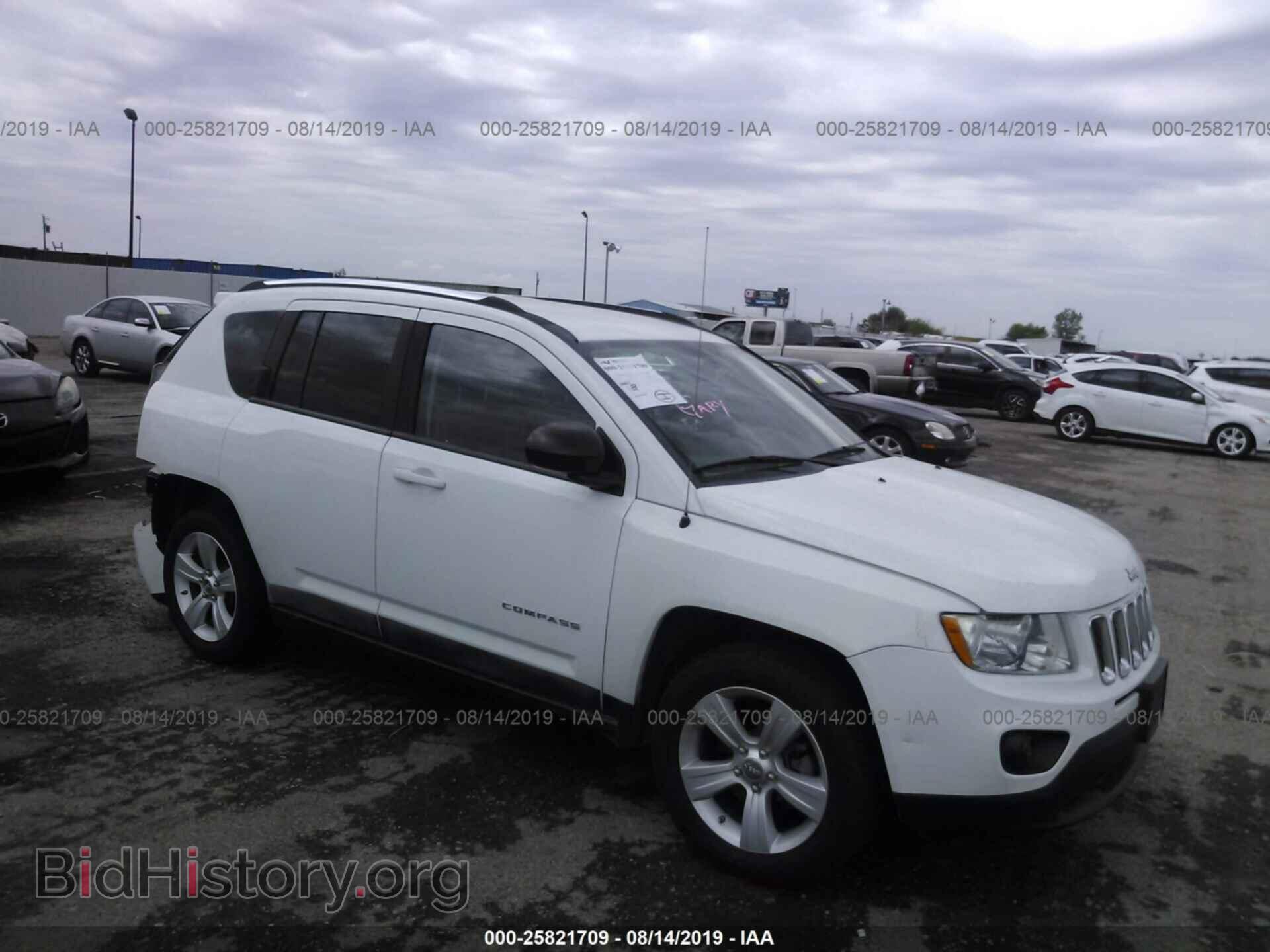 Photo 1J4NT1FB2BD139659 - JEEP COMPASS 2011