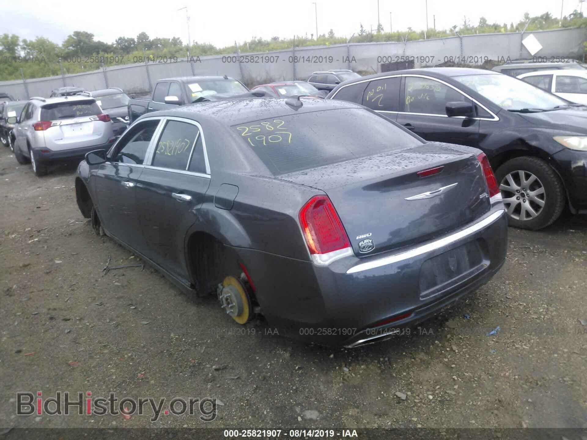 2016 CHRYSLER 300C - VIN: 2C3CCAKG2GH212929 - Фото 3
