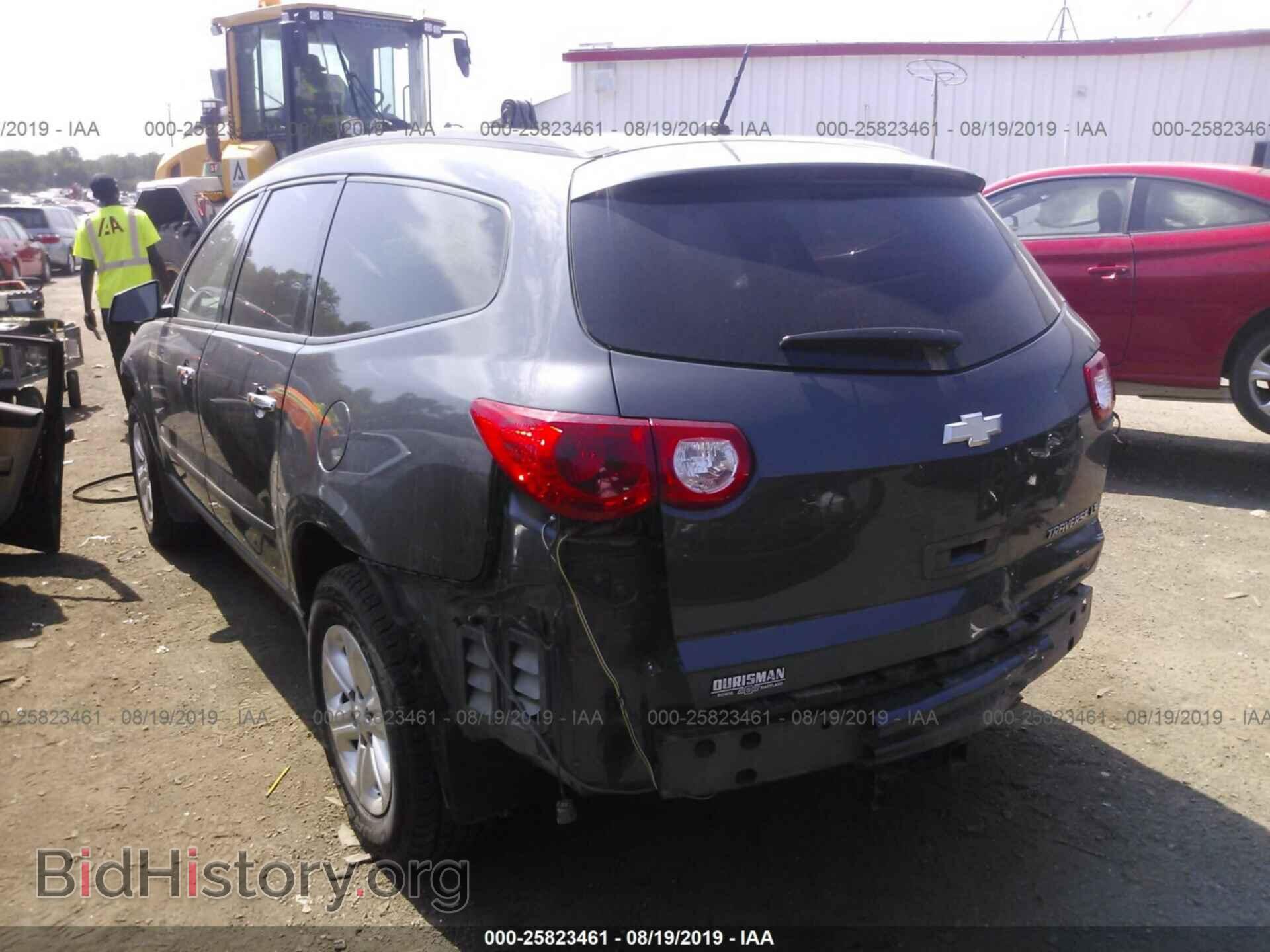 2011 CHEVROLET TRAVERSE - VIN: 1GNKREED0BJ117508 - Фото 3