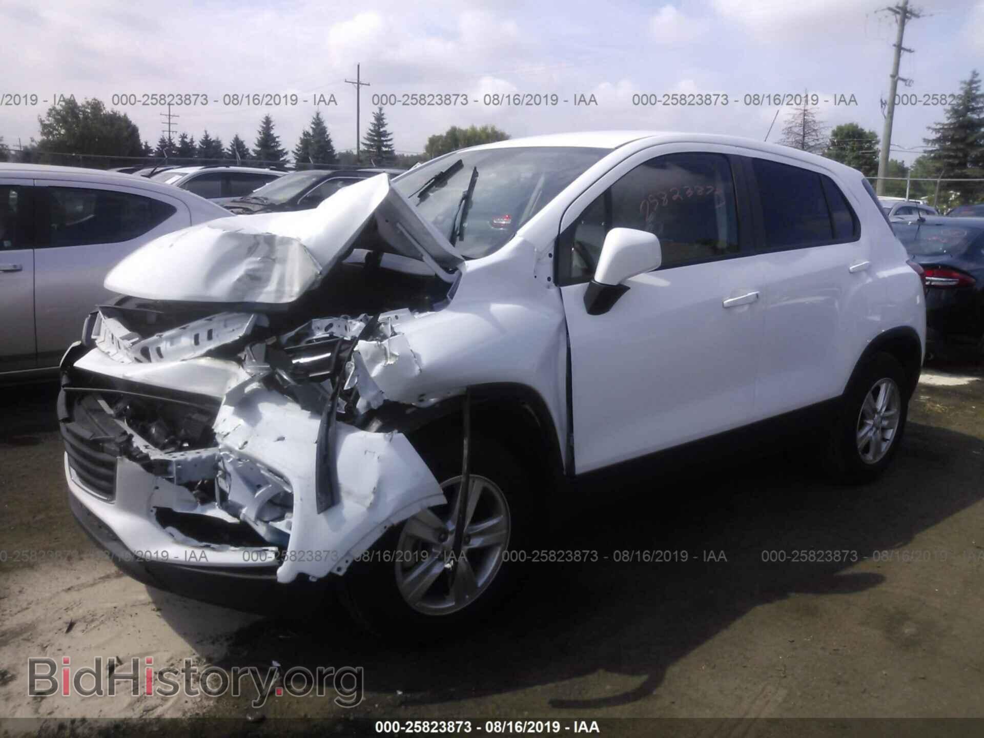 2019 CHEVROLET TRAX - VIN: 3GNCJNSB3KL255180 - Фото 2