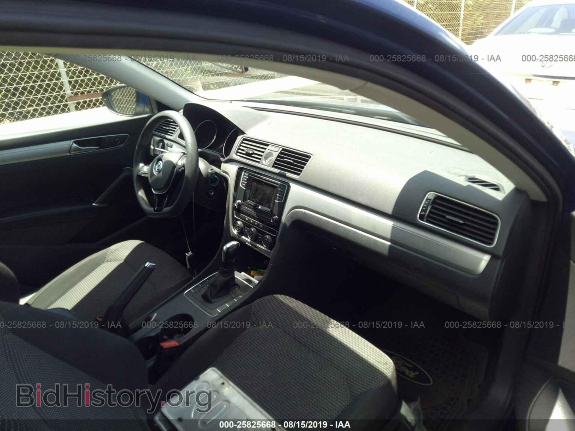 2016 VOLKSWAGEN PASSAT - VIN: 1VWAT7A32GC046156 - Фото 5