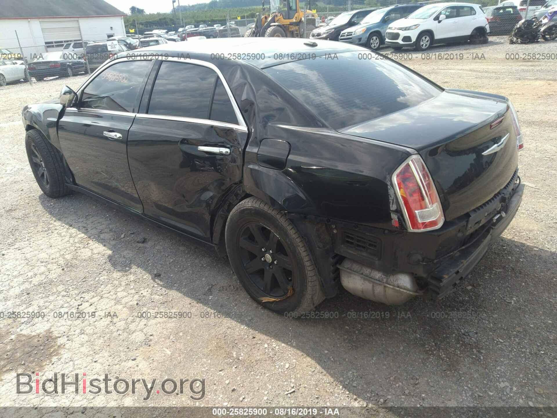 2011 CHRYSLER 300C - VIN: 2C3CA6CT6BH514652 - Фото 3