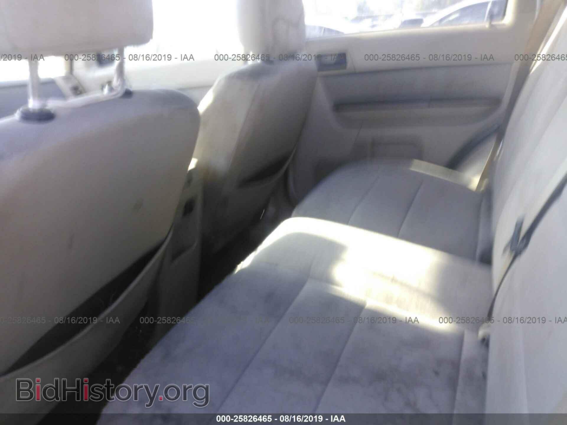 2011 FORD ESCAPE - VIN: 1FMCU0D72BKB19230 - Photo 8