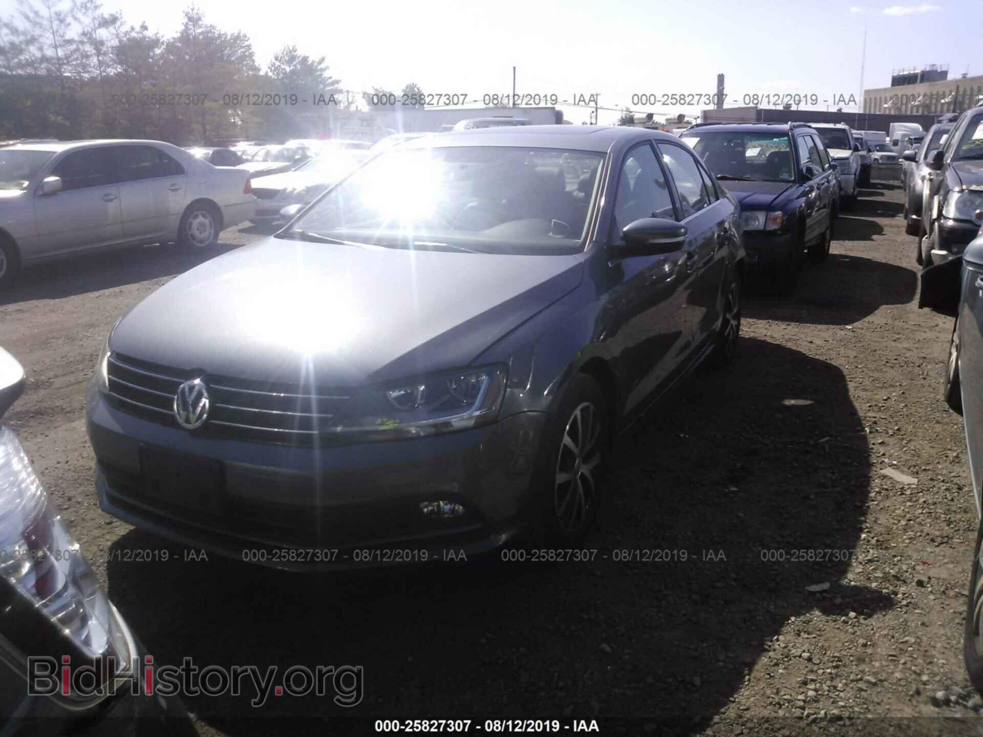 2017 VOLKSWAGEN JETTA - VIN: 3VWDB7AJ2HM405410 - Photo 2