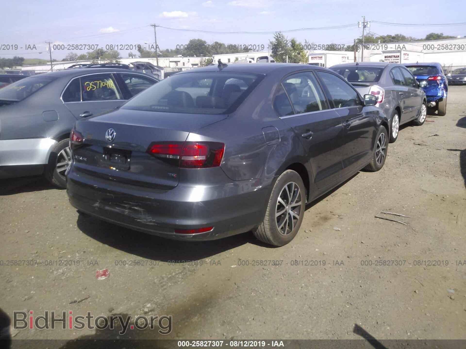 2017 VOLKSWAGEN JETTA - VIN: 3VWDB7AJ2HM405410 - Photo 4