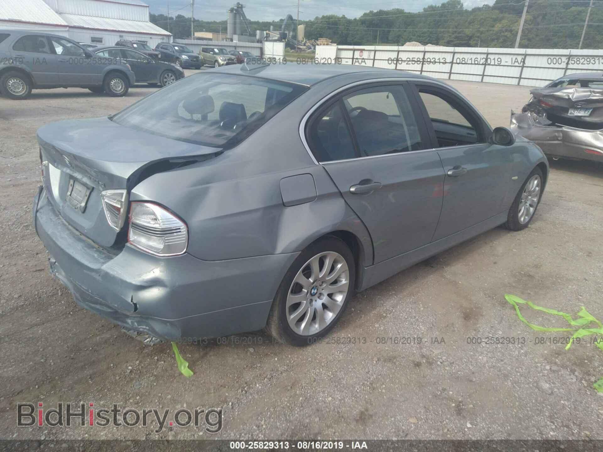 2006 BMW 330 - VIN: WBAVD33526KV65976 - Фото 4