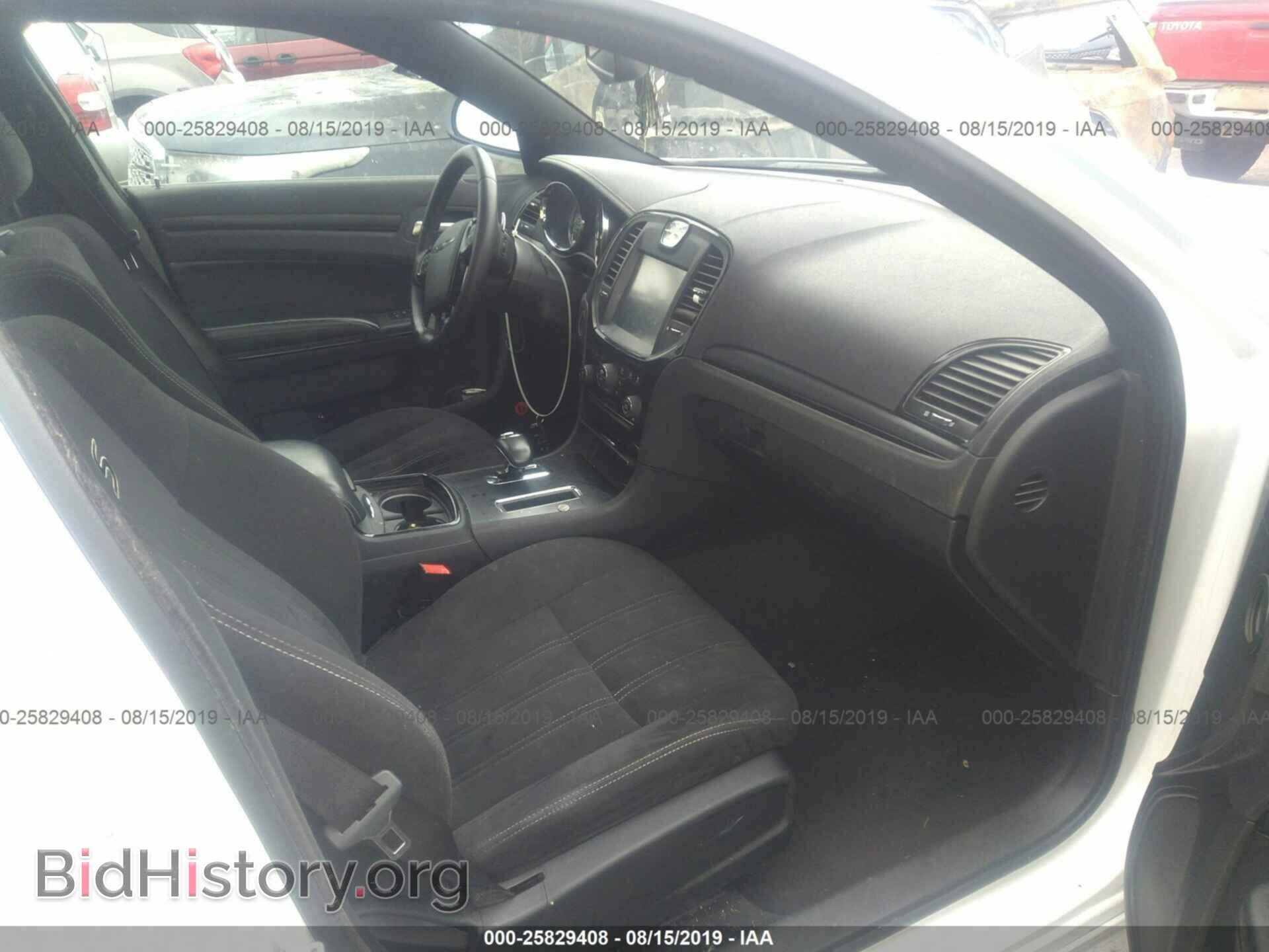 2012 CHRYSLER 300 - VIN: 2C3CCABG8CH161138 - Фото 5