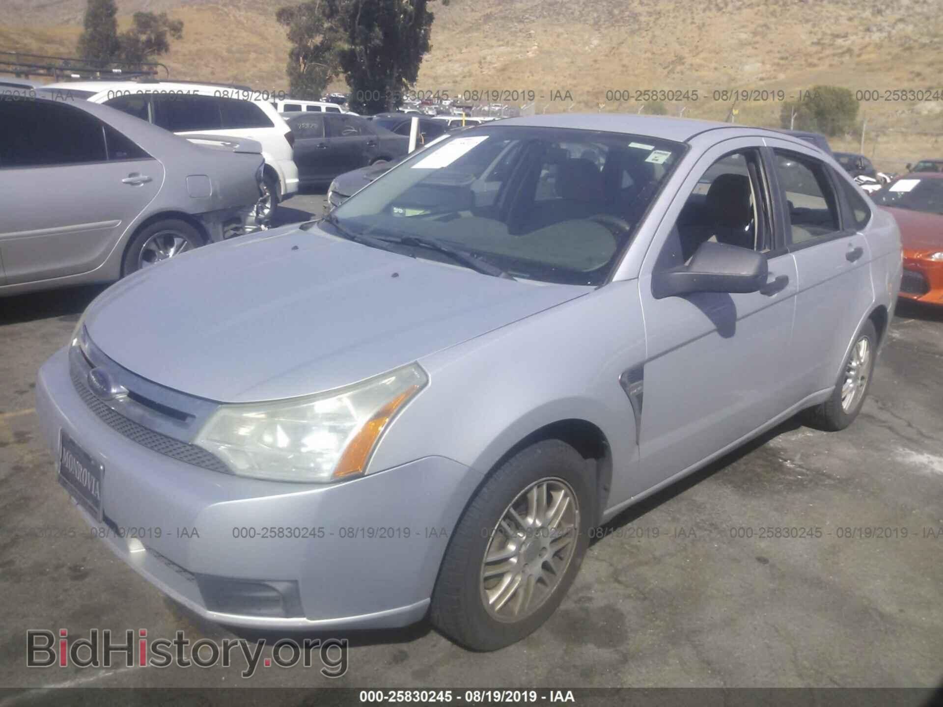 2008 Ford Focus - VIN: 1FAHP35N18W113457 - Фото 2