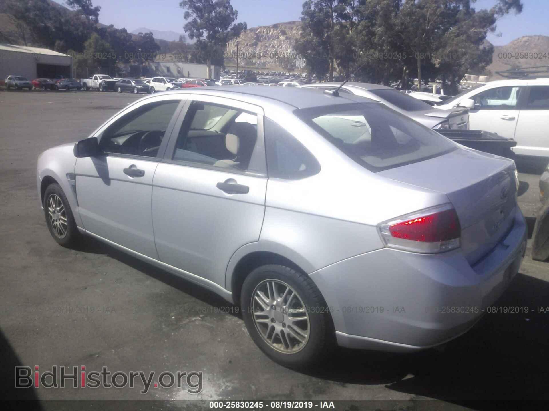 2008 Ford Focus - VIN: 1FAHP35N18W113457 - Фото 3