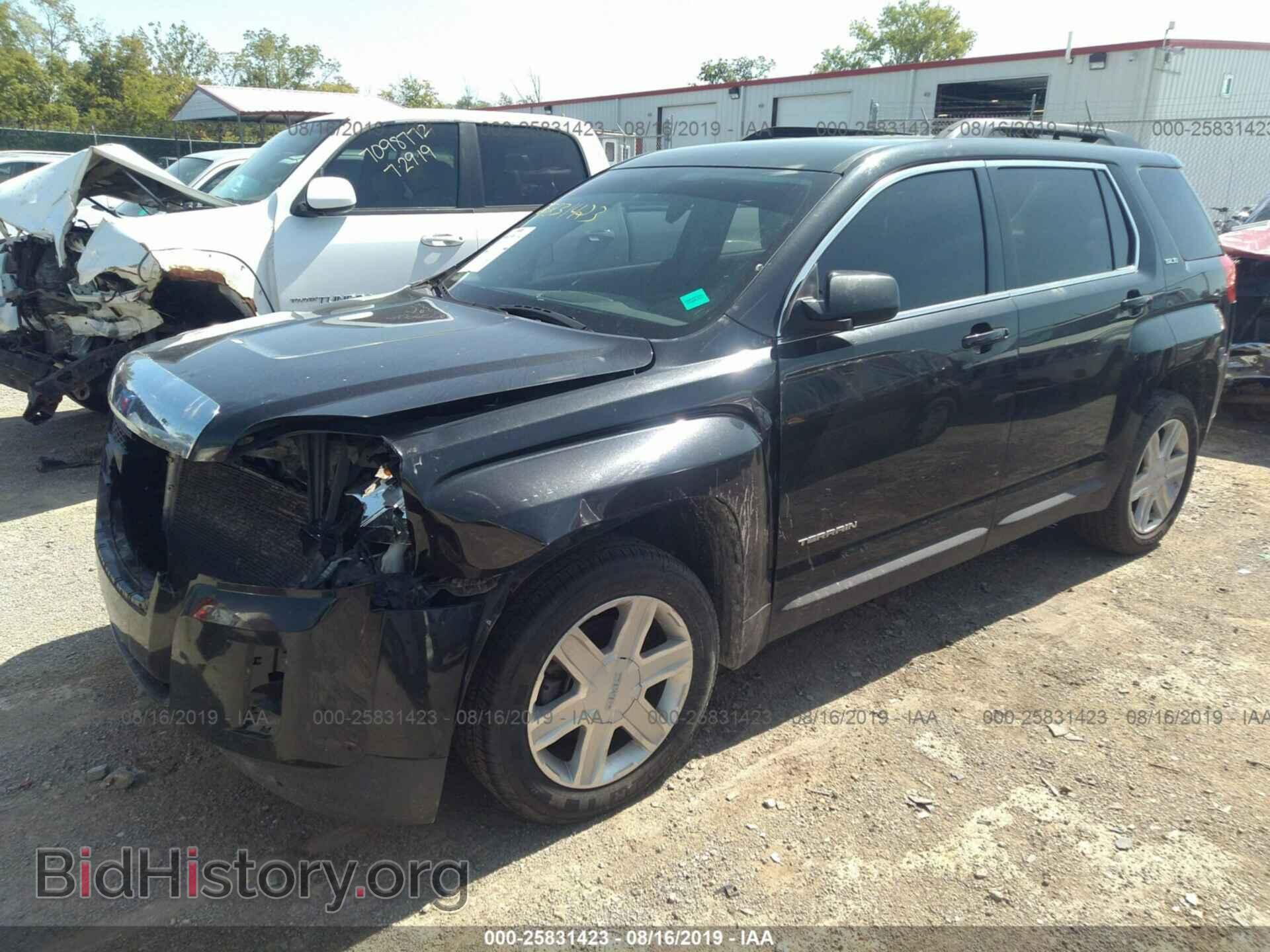 2011 GMC TERRAIN - VIN: 2CTALSECXB6360112 - Photo 2