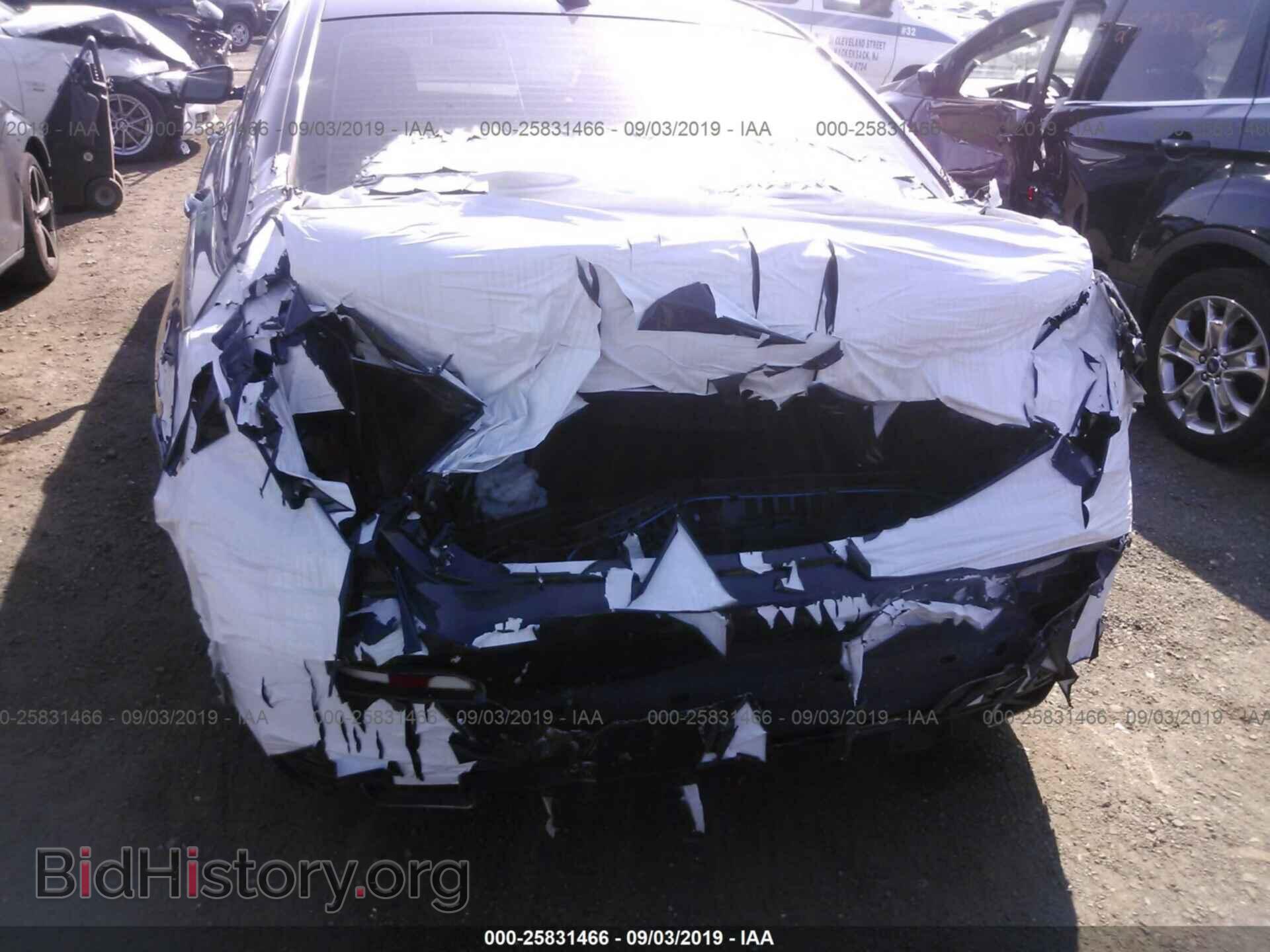 2011 BMW 750 - VIN: WBAKC8C51BC433900 - Фото 6