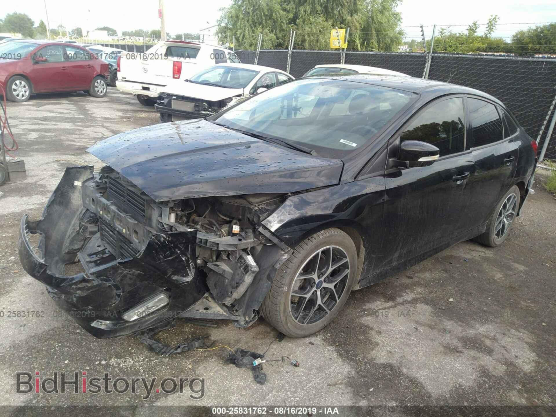 2016 FORD FOCUS - VIN: 1FADP3F2XGL215990 - Фото 2