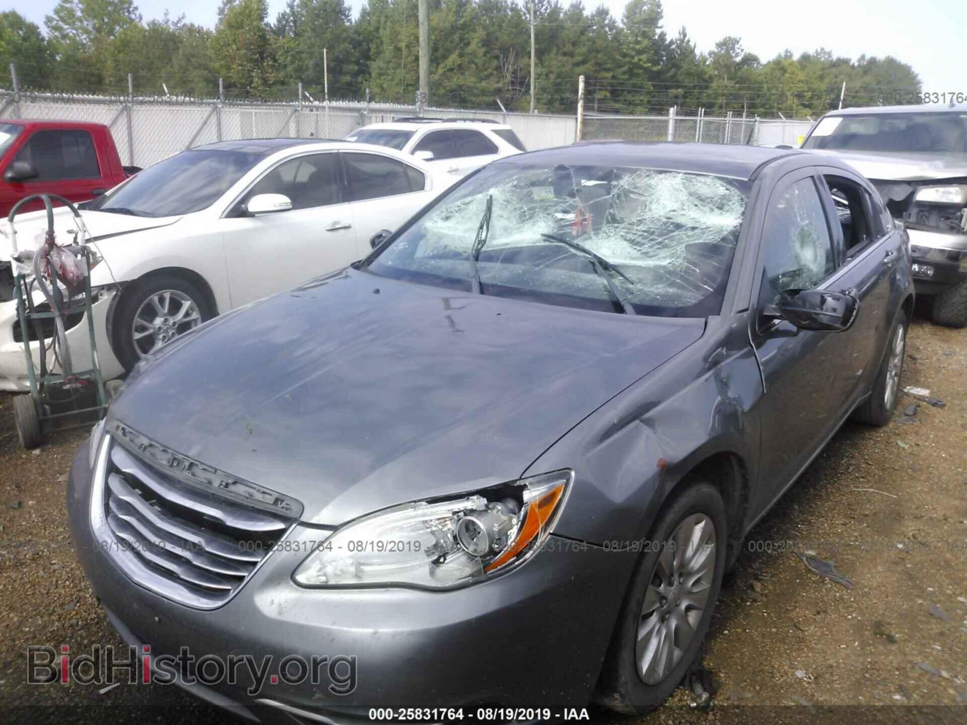 2012 CHRYSLER 200 - VIN: 1C3CCBAB1CN320682 - Фото 2