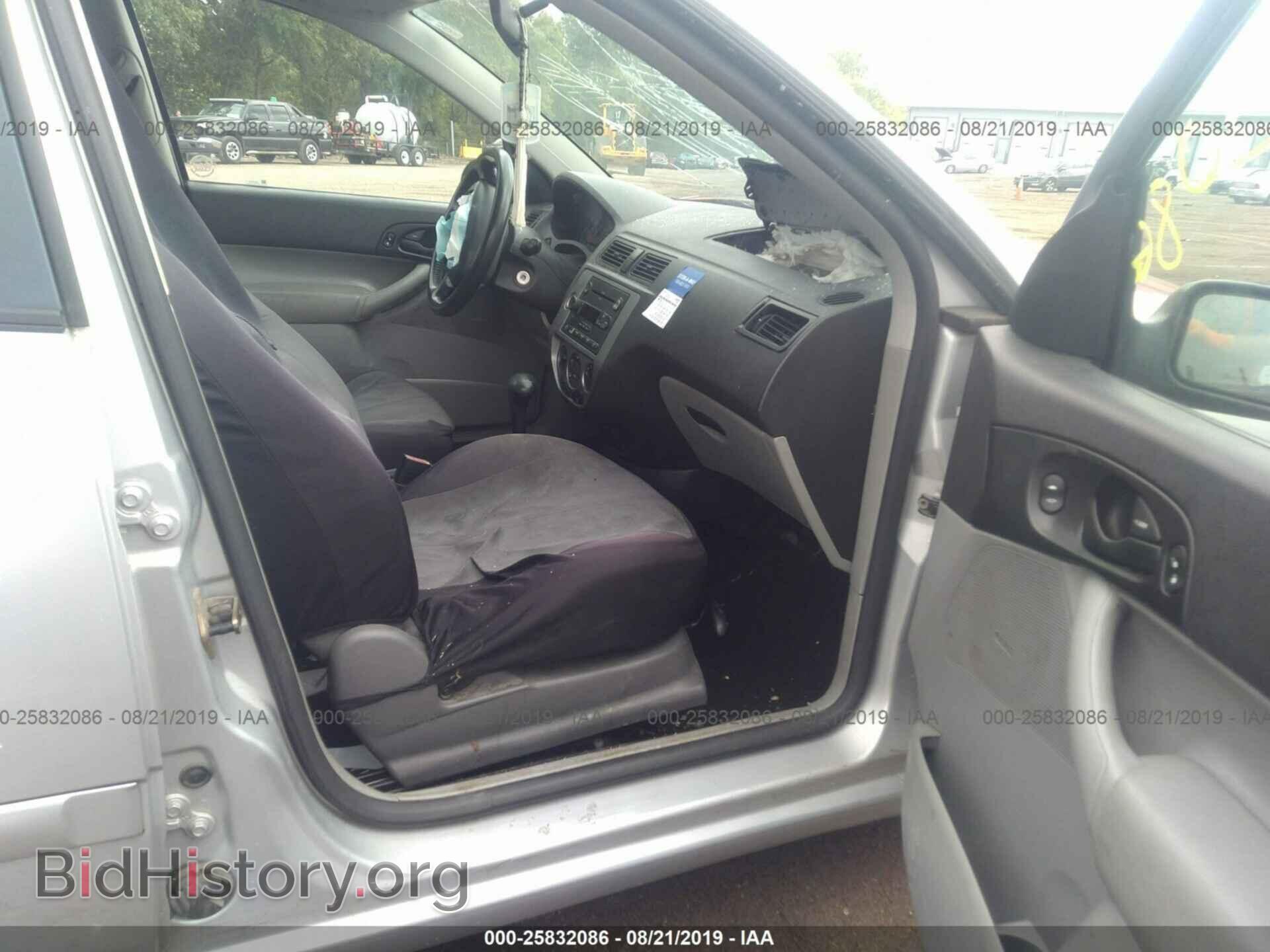 2005 FORD FOCUS - VIN: 3FAFP37N65R120035 - Фото 5