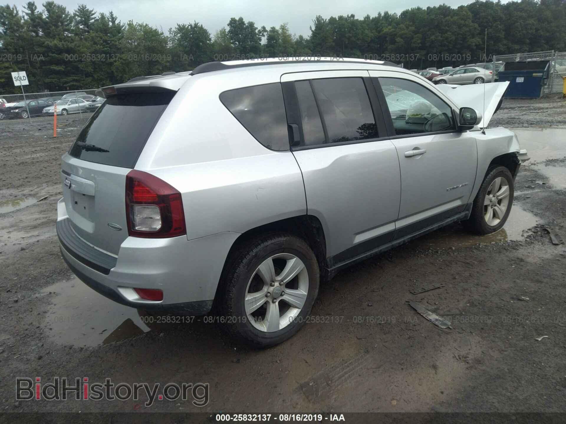 2014 JEEP COMPASS - VIN: 1C4NJDEB5ED605555 - Photo 4