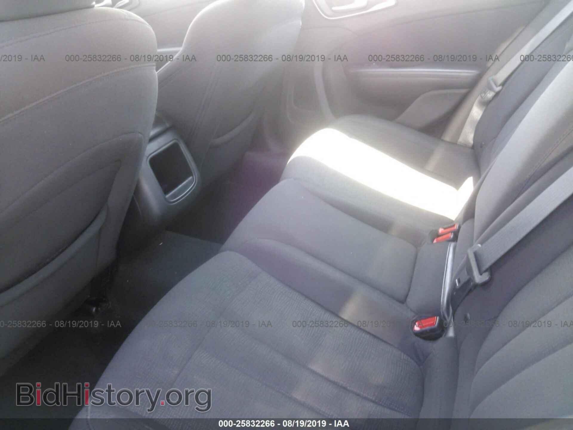 2015 CHRYSLER 200 - VIN: 1C3CCCAB0FN705340 - Photo 8