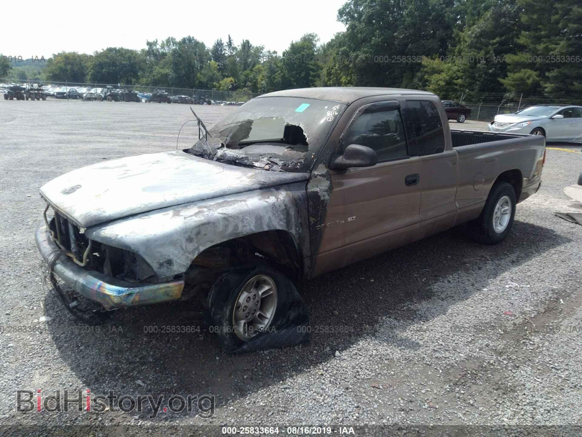 2000 DODGE DAKOTA - VIN: 1B7GL22X7YS723470 - Photo 2