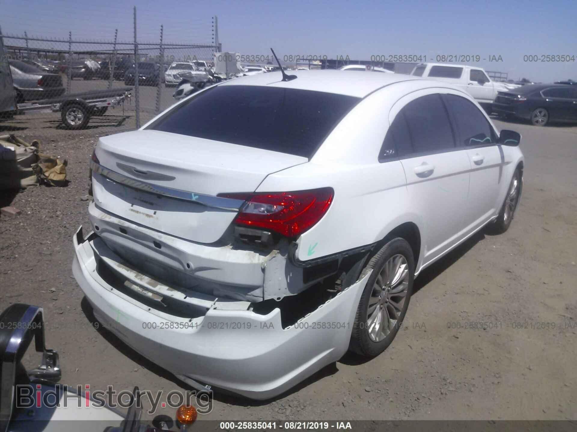 2013 Chrysler 200 - VIN: 1C3CCBBB9DN695171 - Photo 4