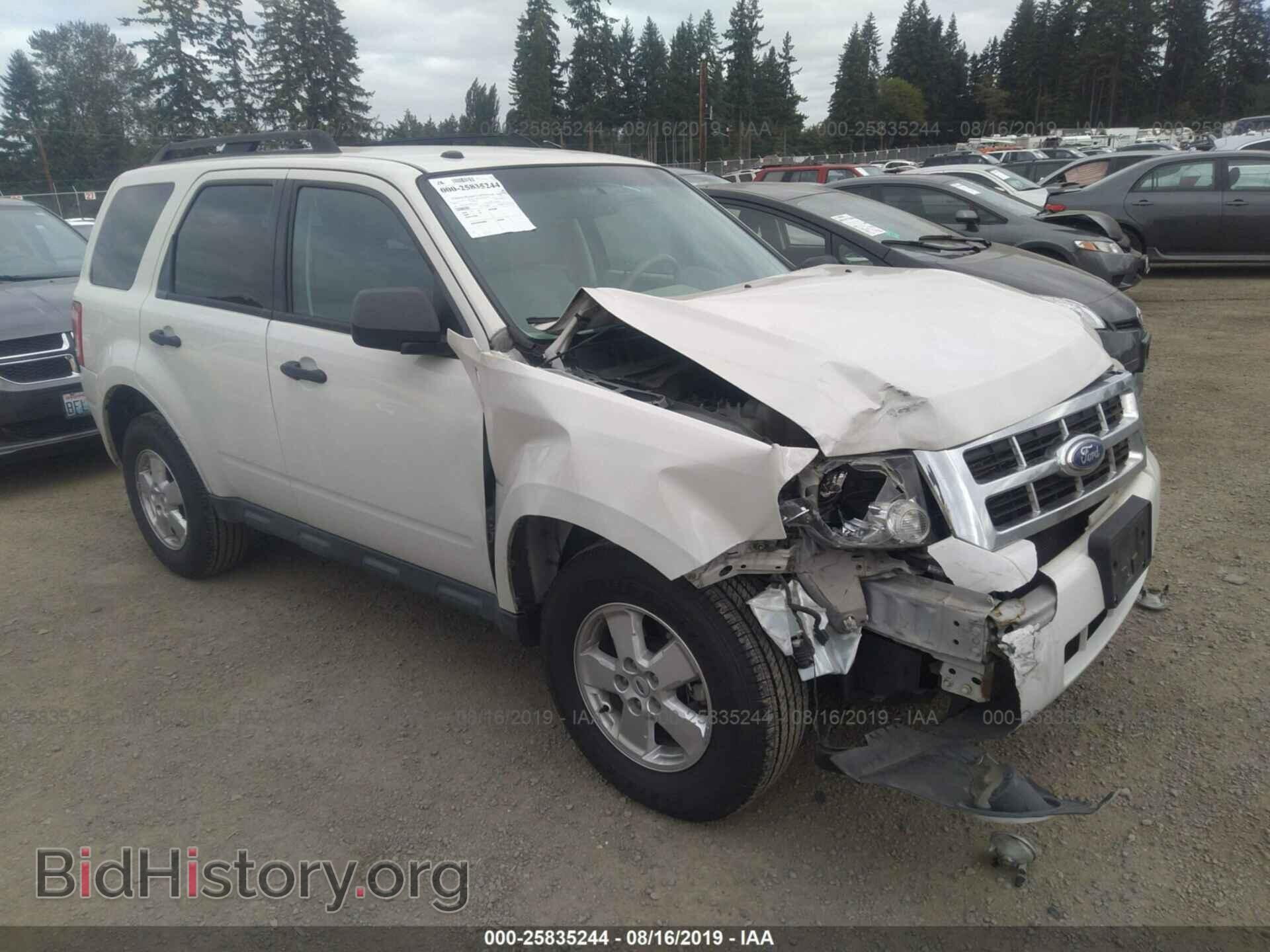 Фотография 1FMCU0D77BKB74661 - FORD ESCAPE 2011