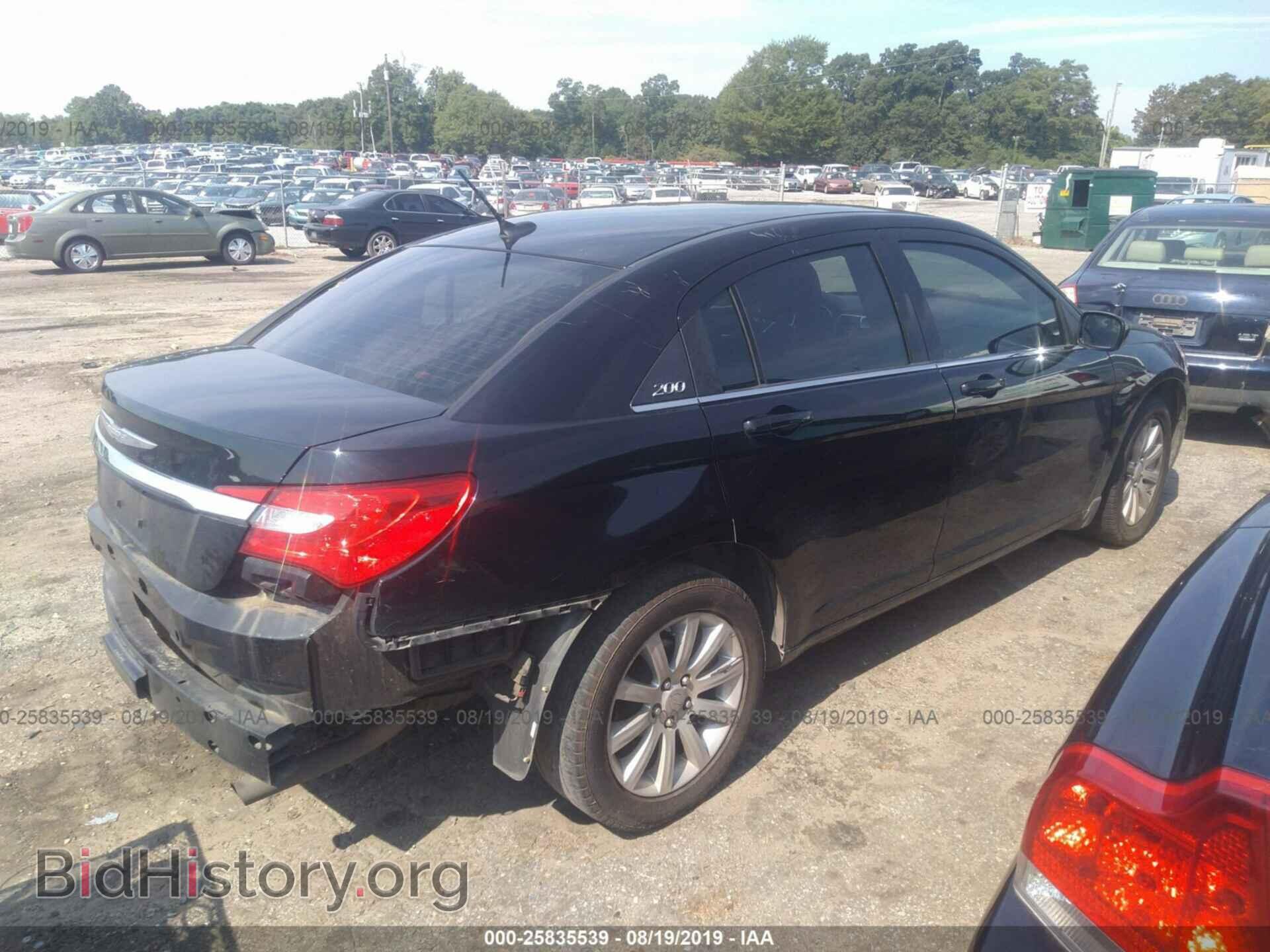 2011 CHRYSLER 200 - VIN: 1C3BC1FB1BN625659 - Фото 4