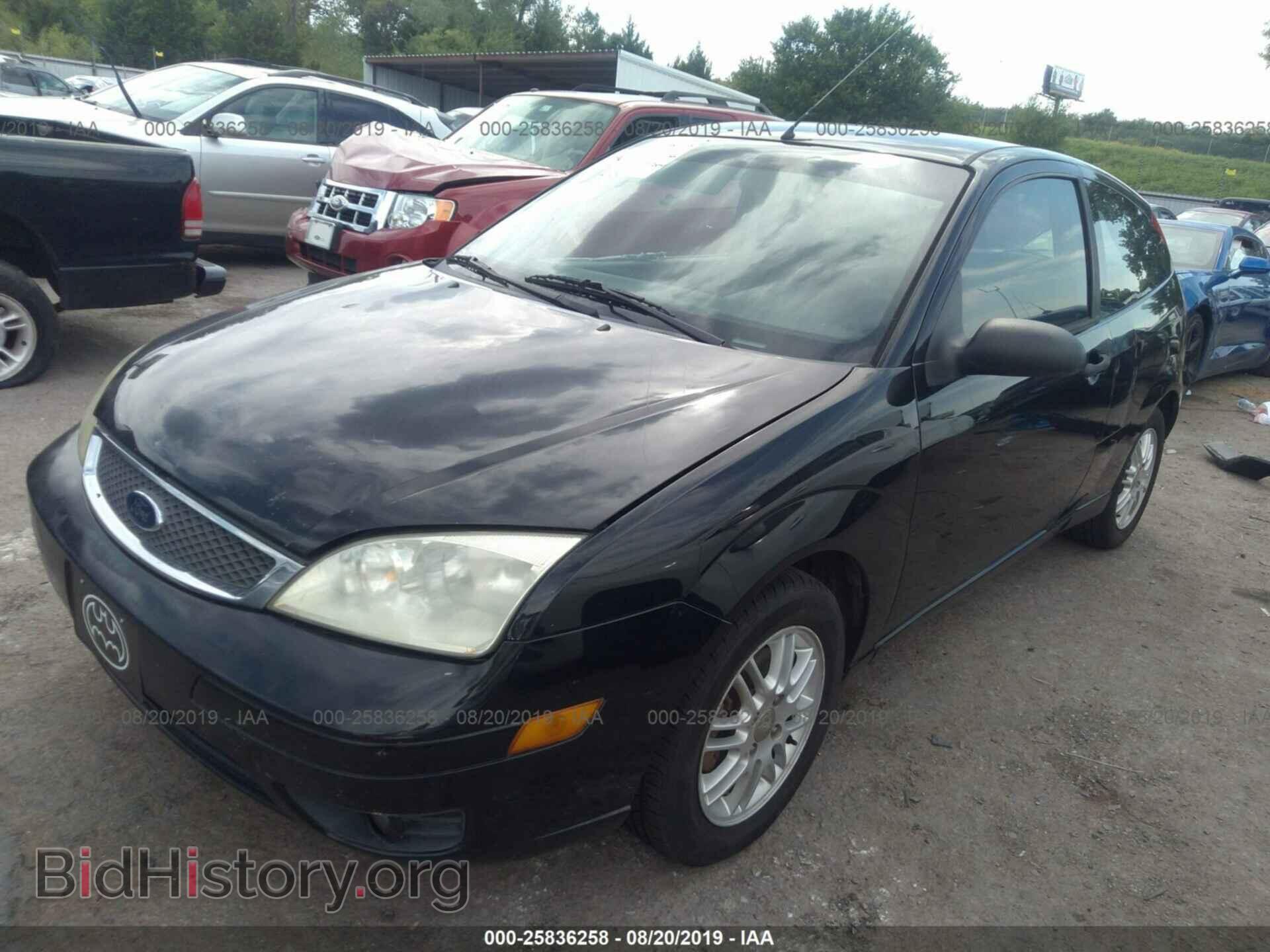 2005 FORD FOCUS - VIN: 3FAFP31N85R142045 - Фото 2