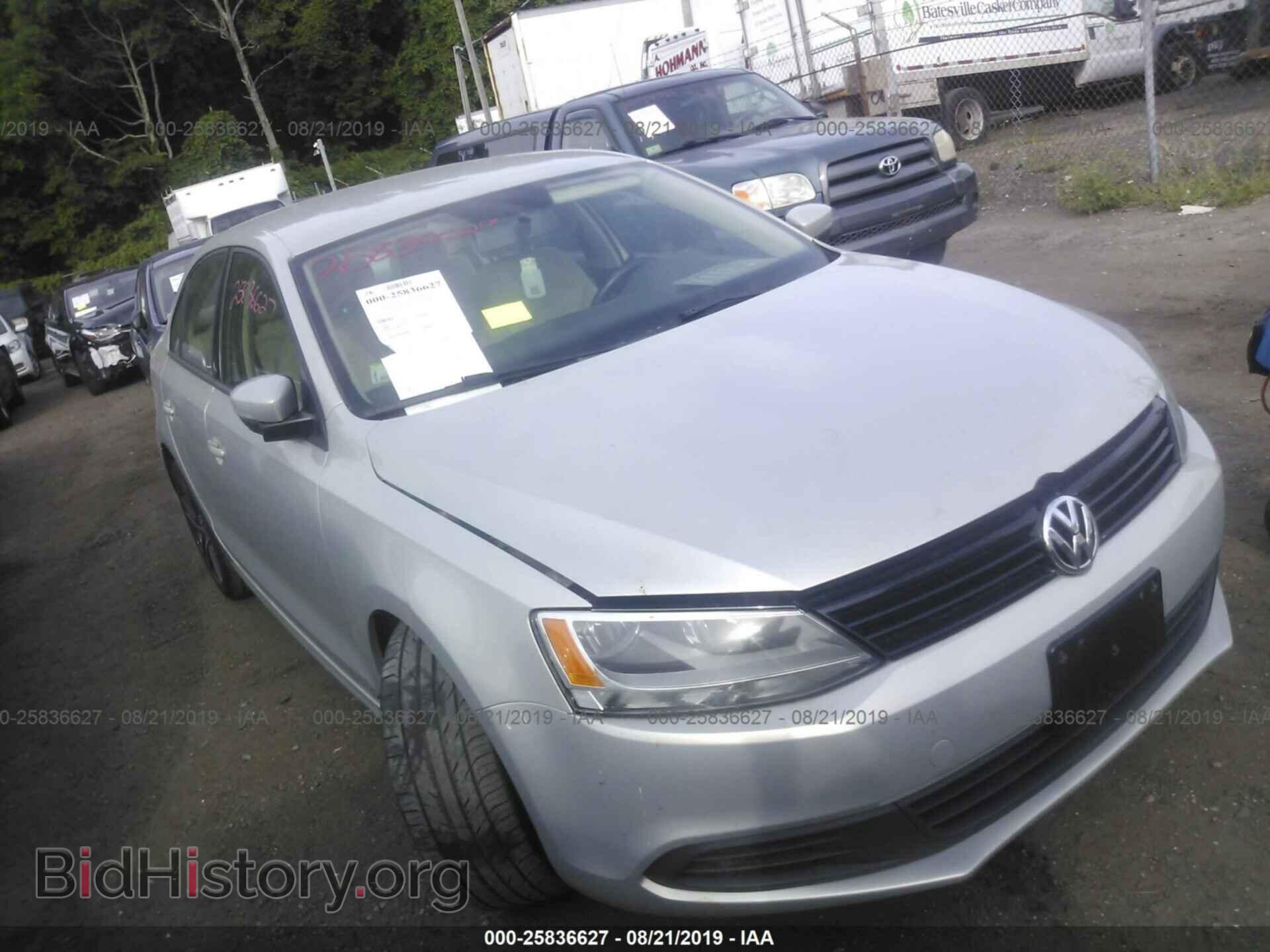 Фотография 3VWDP7AJ9CM341473 - VOLKSWAGEN JETTA 2012
