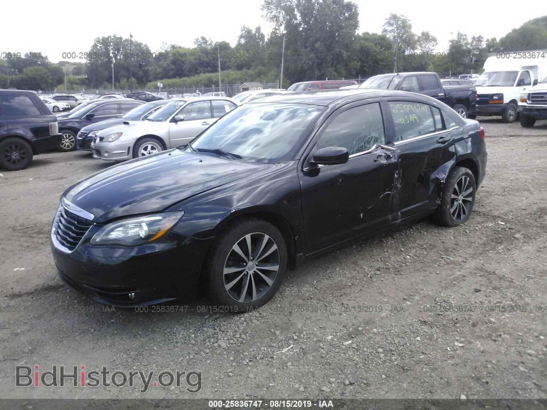 2013 CHRYSLER 200 - VIN: 1C3CCBCG2DN521131 - Photo 2