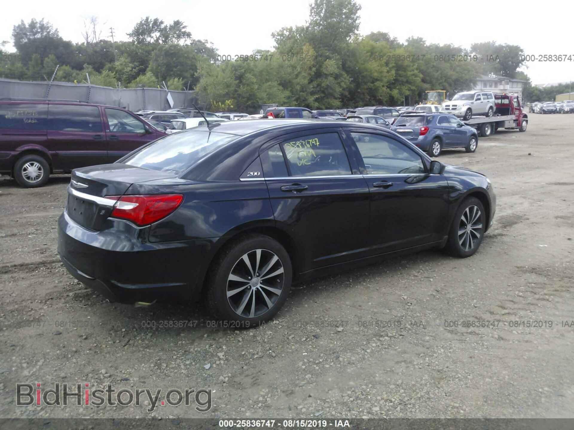 2013 CHRYSLER 200 - VIN: 1C3CCBCG2DN521131 - Photo 4