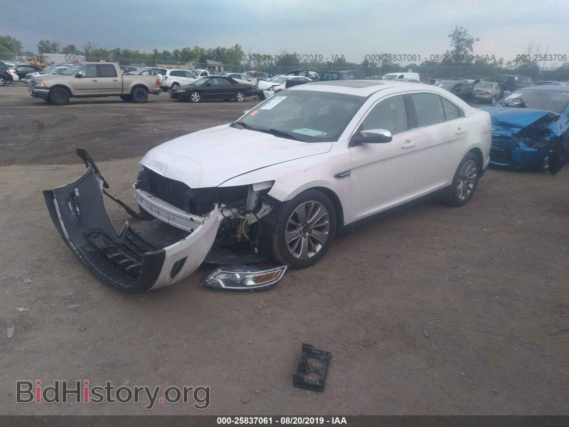 2011 FORD TAURUS - VIN: 1FAHP2FW1BG143156 - Фото 2