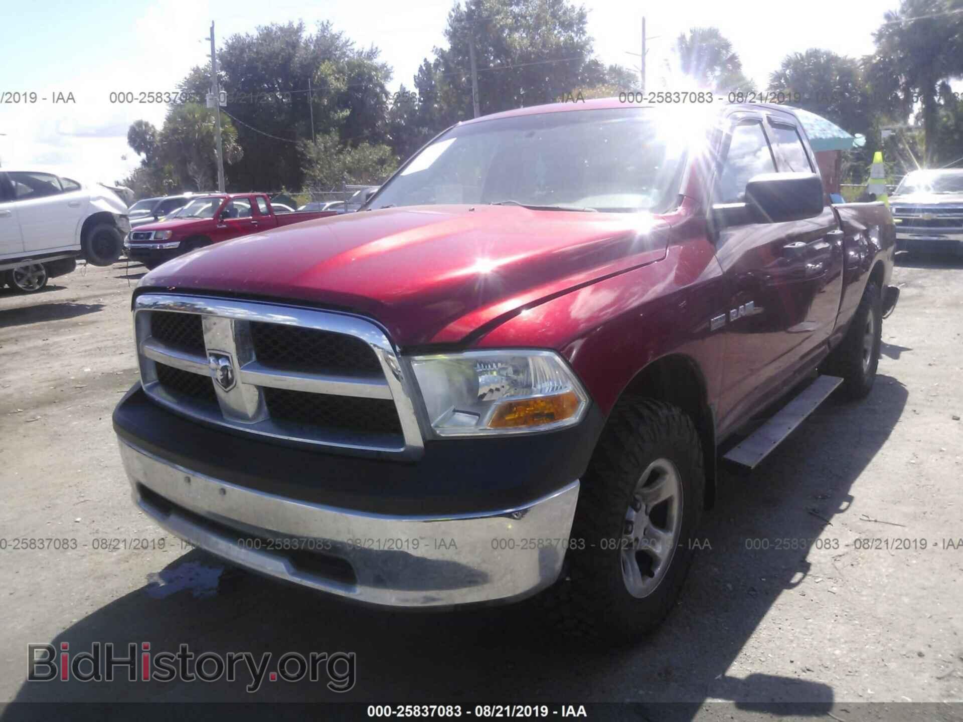 2010 DODGE RAM 1500 - VIN: 1D7RV1GT2AS205023 - Фото 2