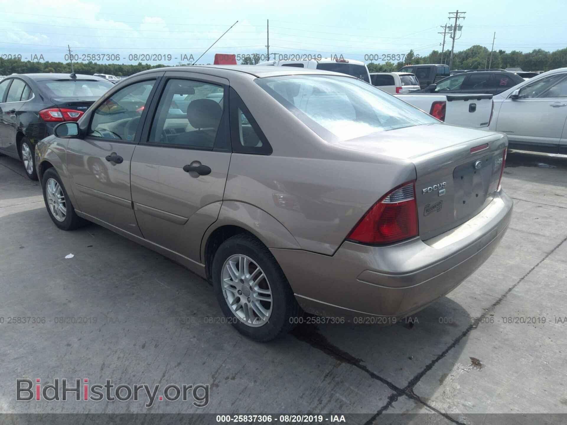 2005 FORD FOCUS - VIN: 1FAFP34N85W142667 - Фото 3