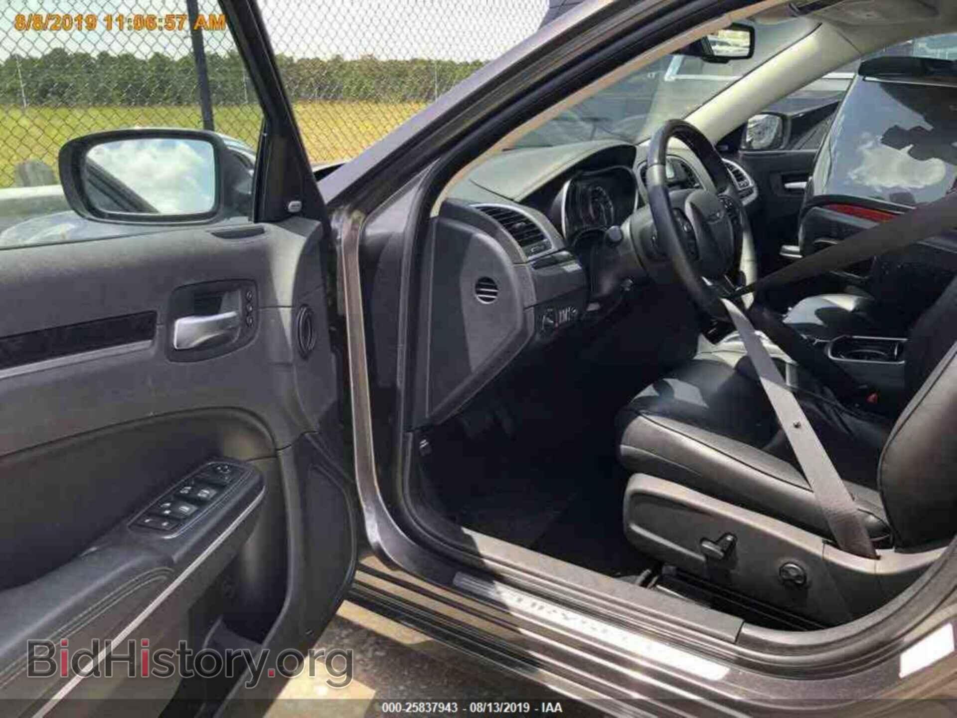 2019 CHRYSLER 300 - VIN: 2C3CCAEG0KH534277 - Фото 16