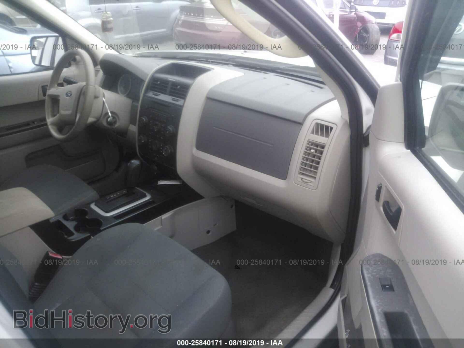 2011 FORD ESCAPE - VIN: 1FMCU0C73BKC16227 - Photo 5