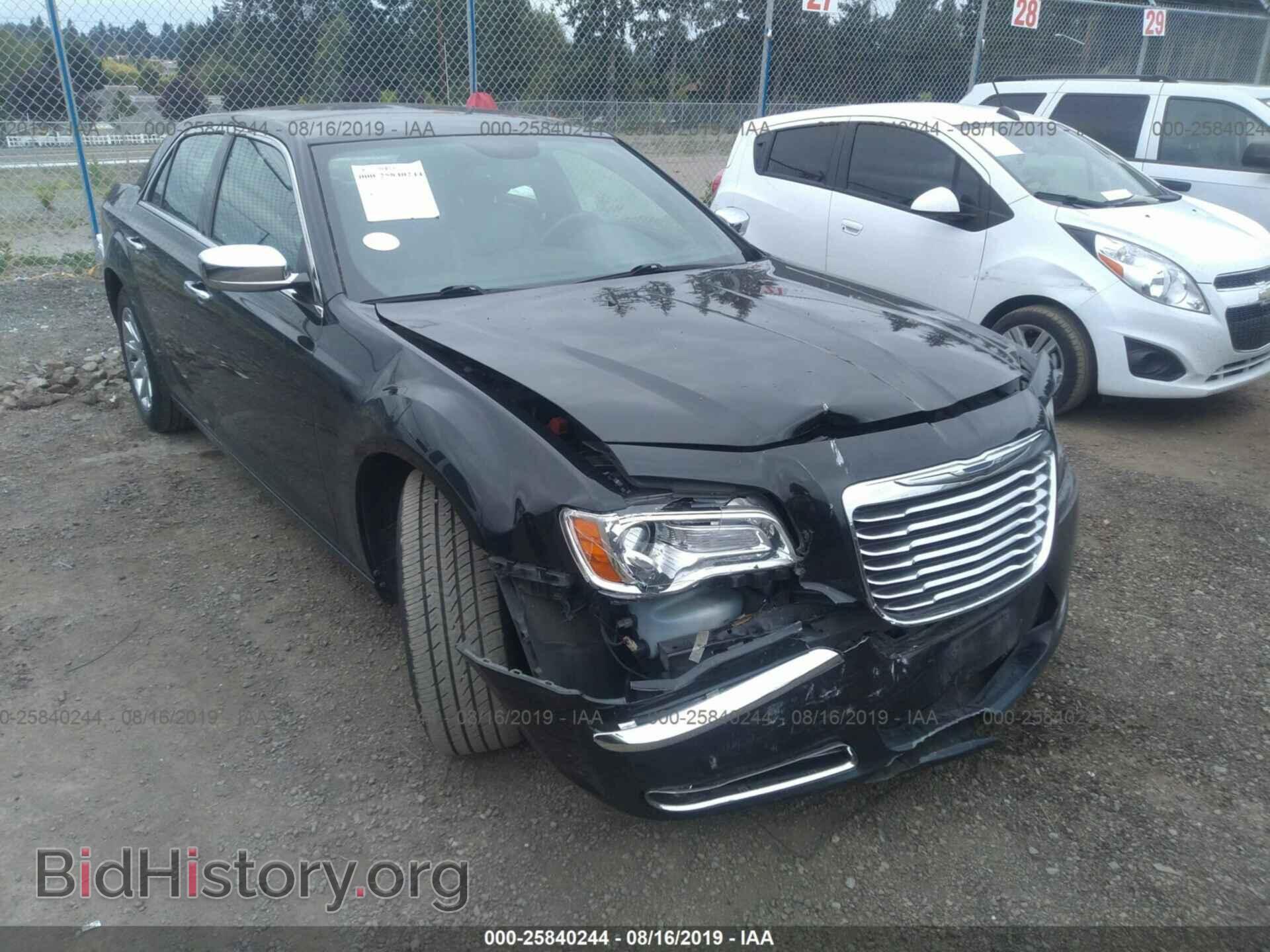Фотография 2C3CCACG7CH249967 - CHRYSLER 300 2012