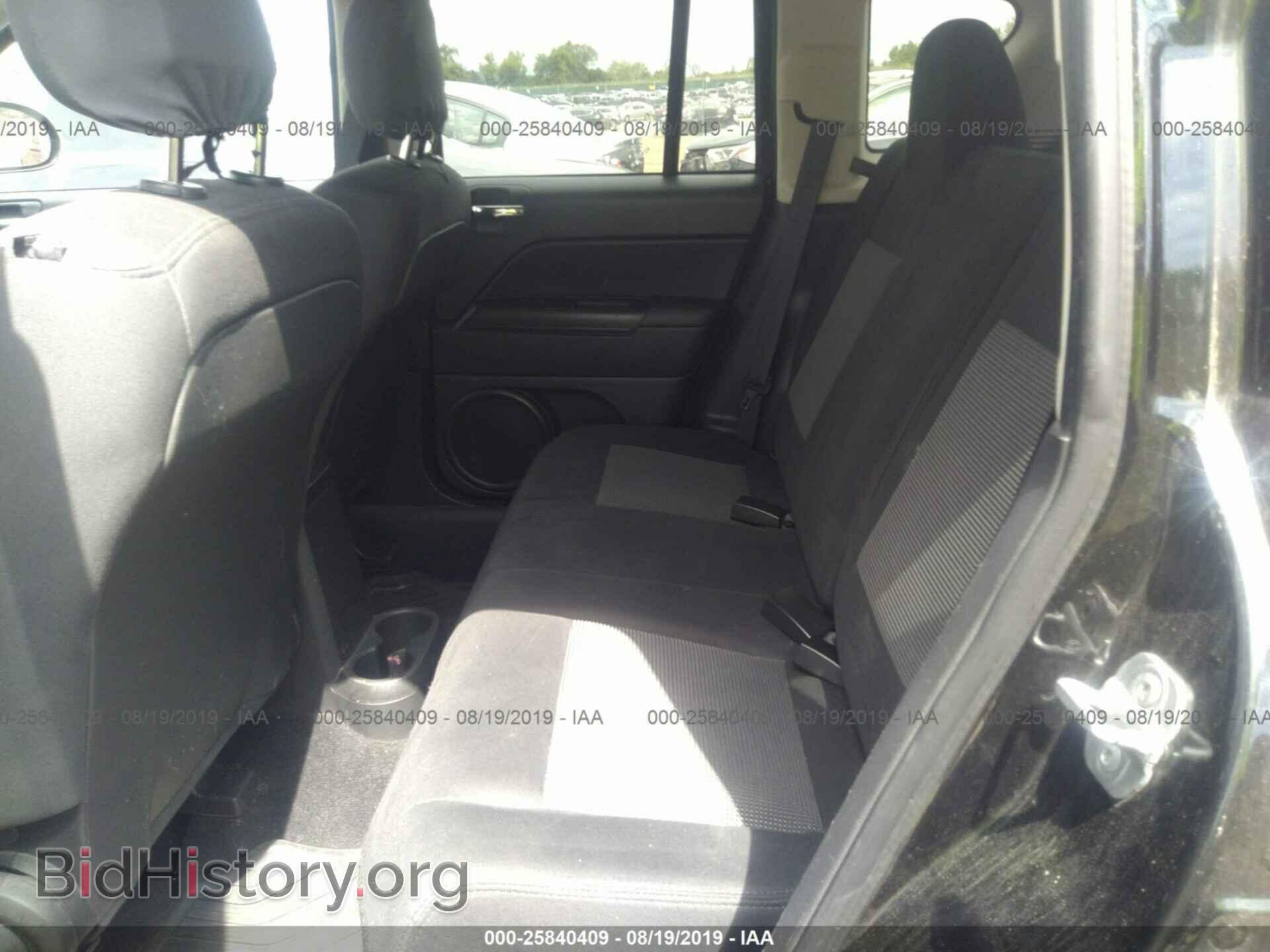 2011 JEEP COMPASS - VIN: 1J4NF1FBXBD187563 - Photo 8