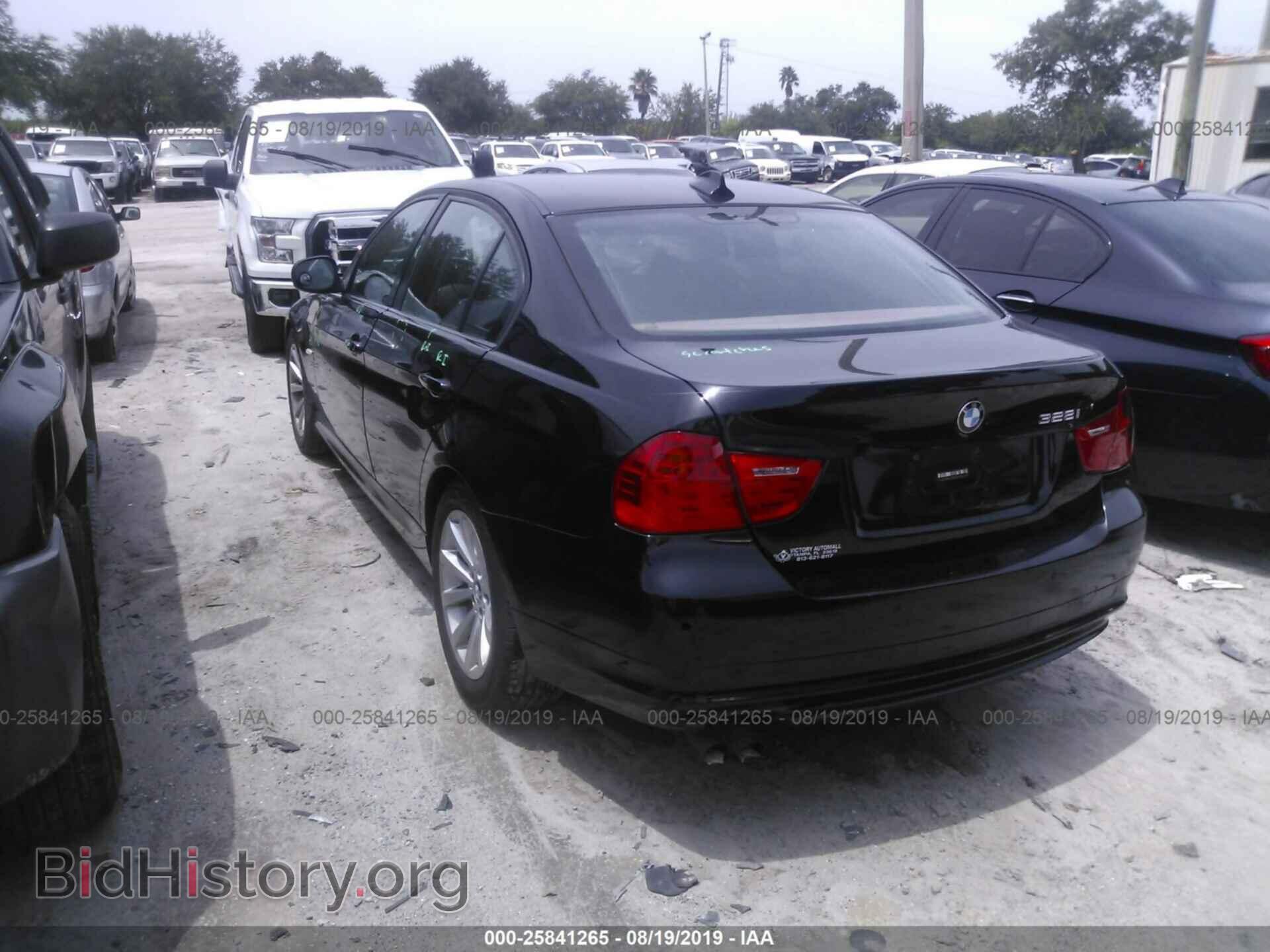 2011 BMW 328 - VIN: WBAPH7G56BNM55374 - Фото 3