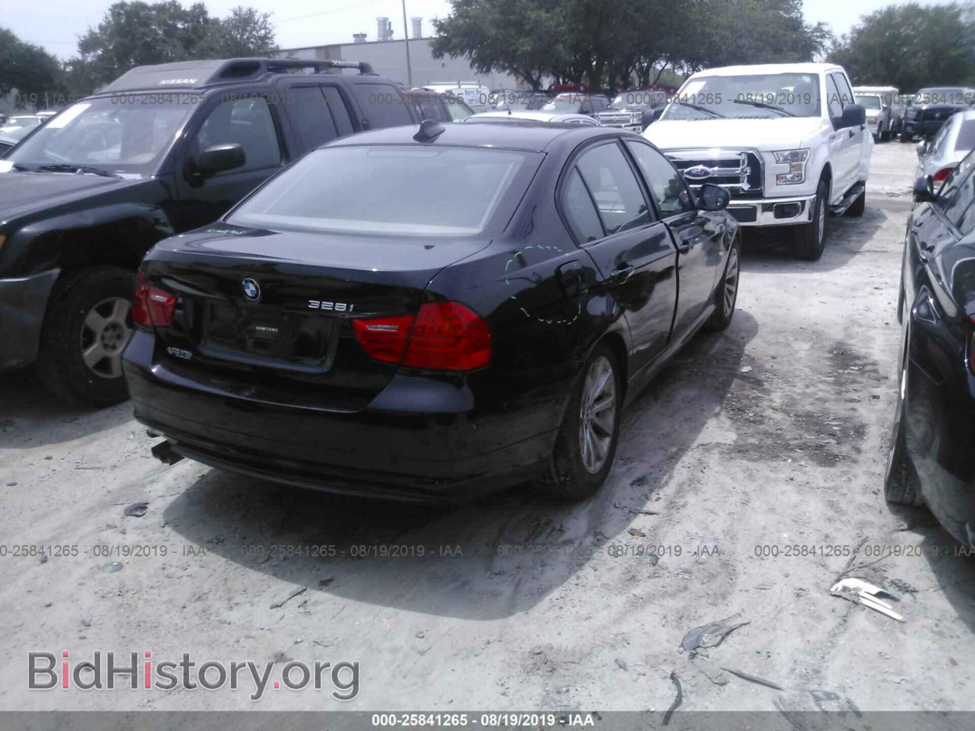 2011 BMW 328 - VIN: WBAPH7G56BNM55374 - Фото 4