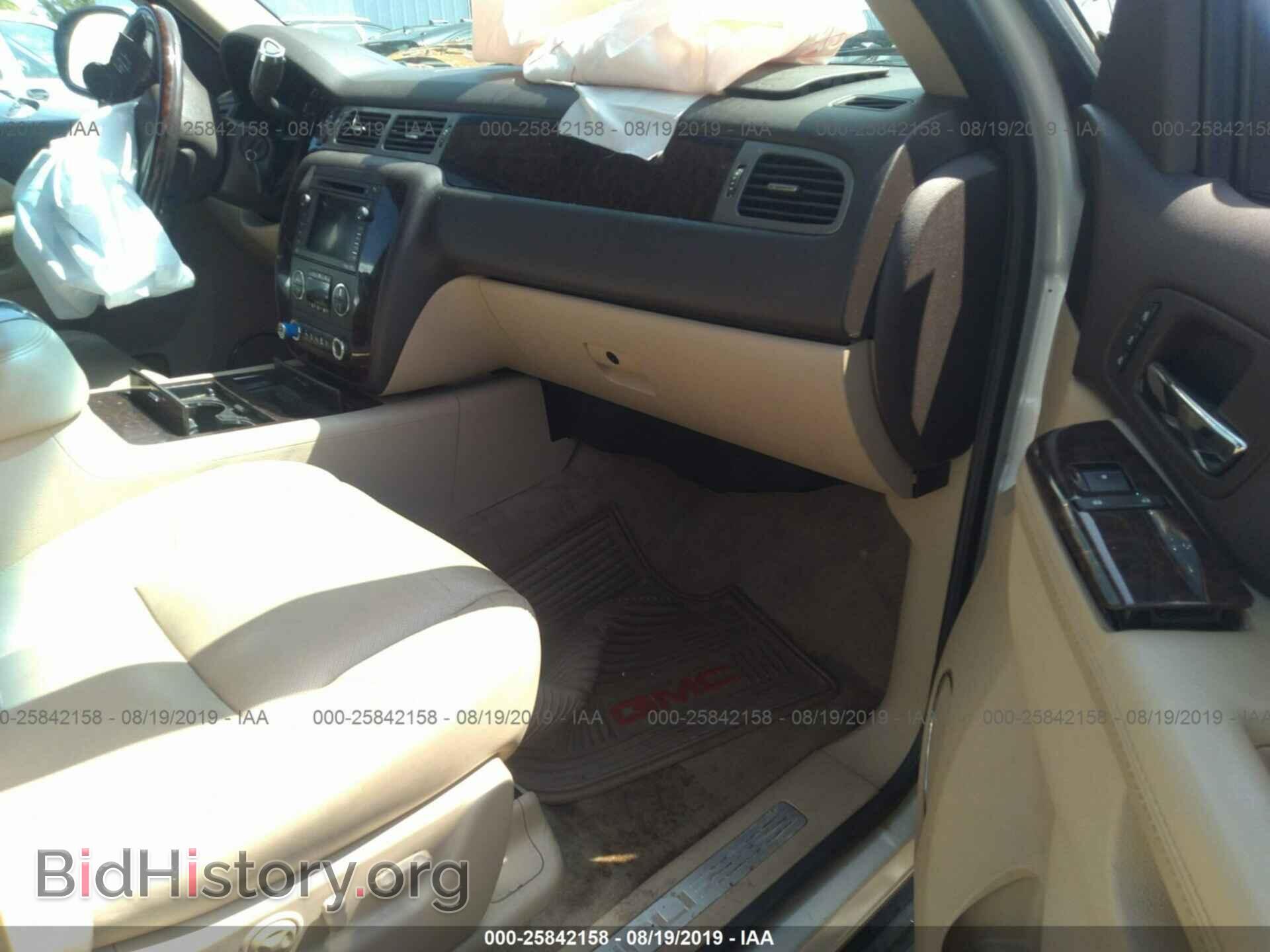 2011 GMC YUKON - VIN: 1GKS1EEF5BR106219 - Фото 5