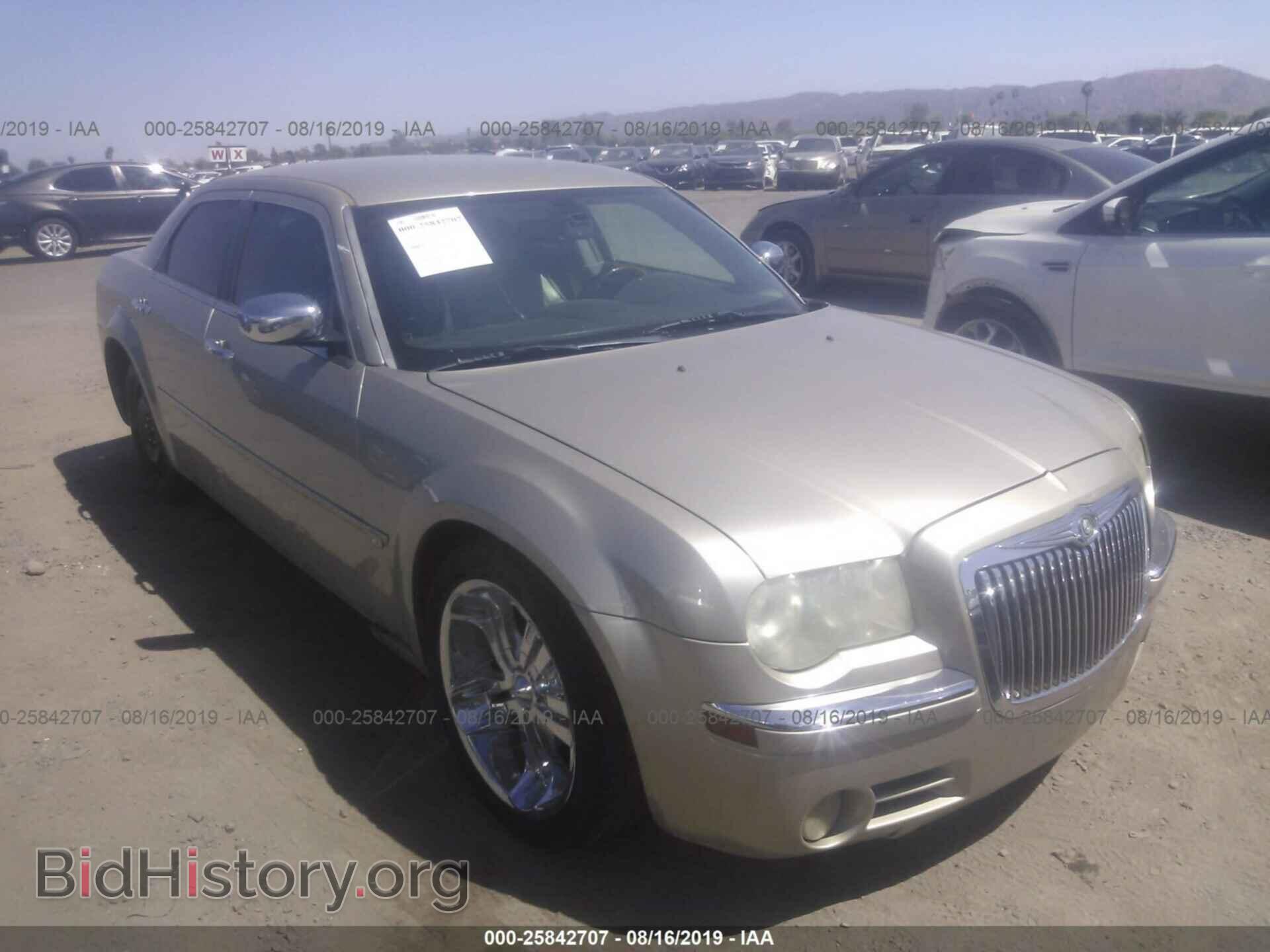 Photo 2C3KA63H36H192551 - CHRYSLER 300C 2006