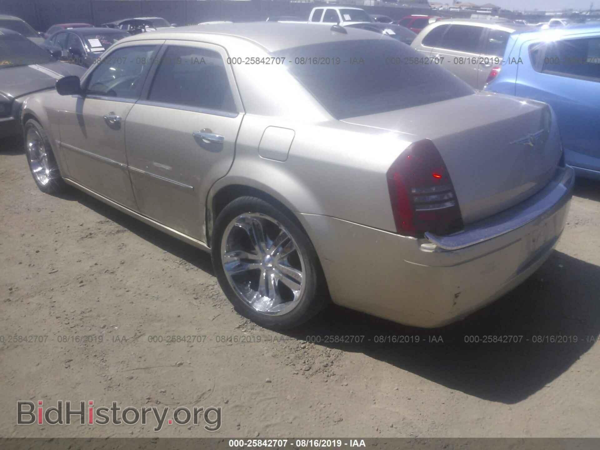 2006 CHRYSLER 300C - VIN: 2C3KA63H36H192551 - Фото 6