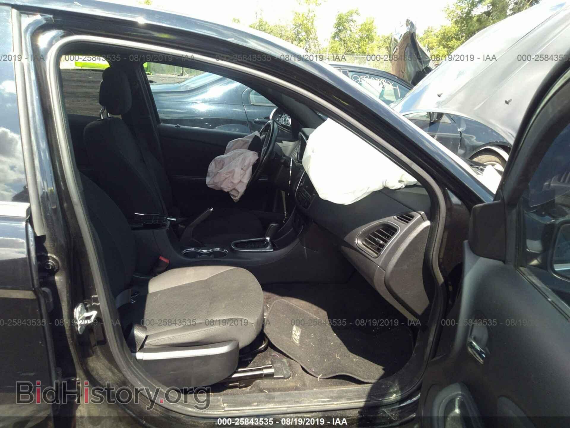2011 CHRYSLER 200 - VIN: 1C3BC1FB2BN623483 - Фото 5